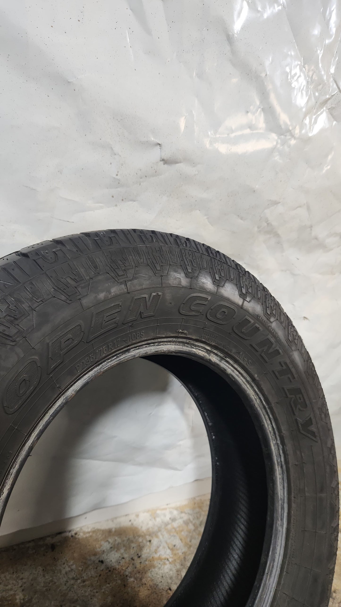 Used Tire - 235/75R17 Toyo Open Country A/T II