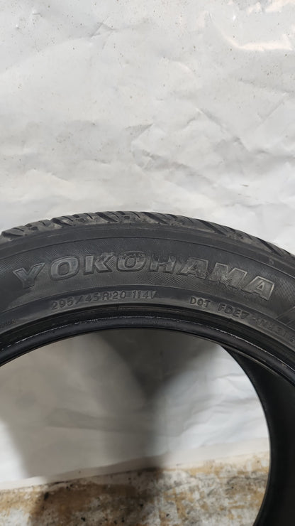 Used Tire - 295/45R20 Yokohama Parada Spec-X