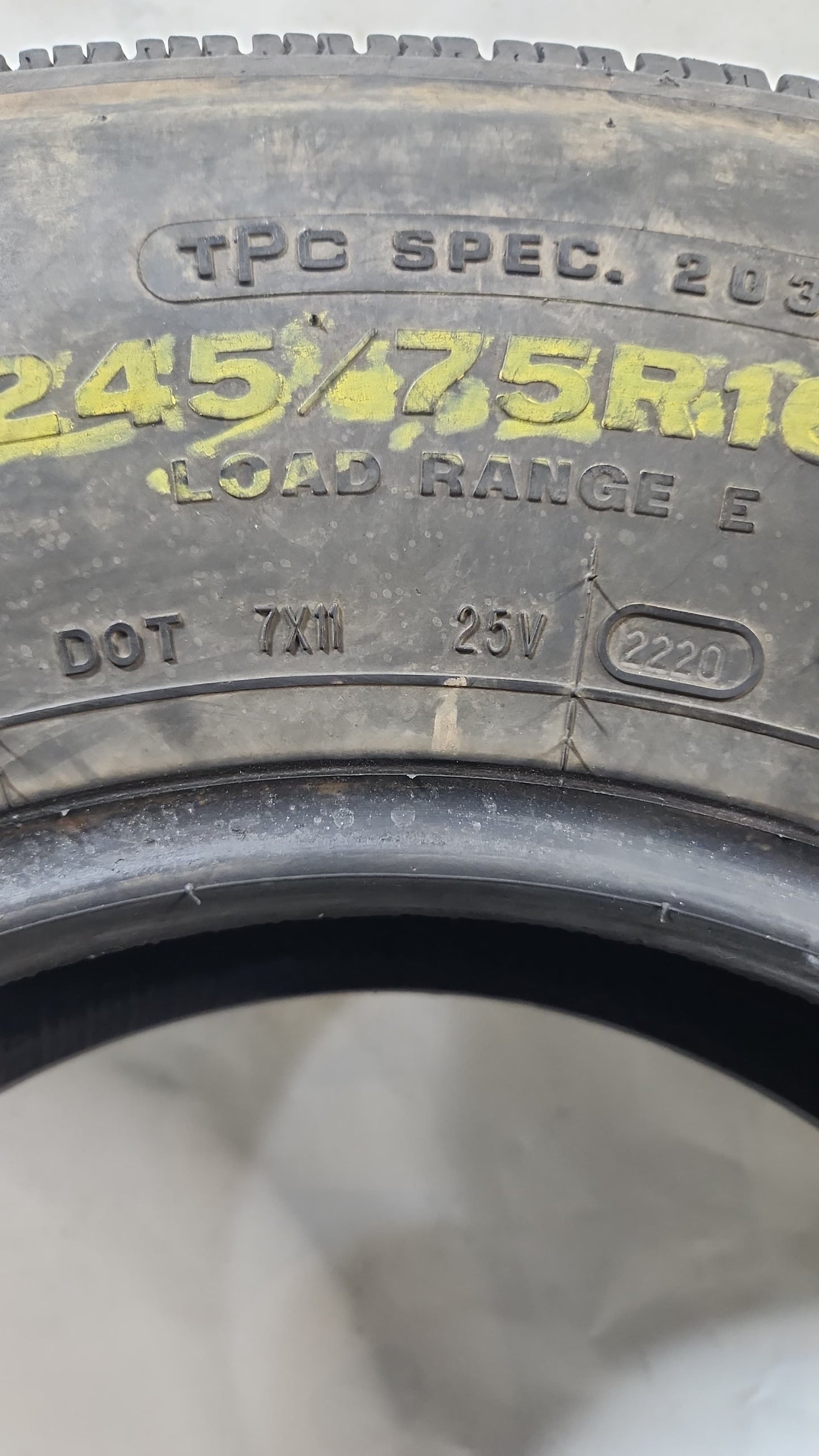 Used Tire - 245/75R16 Bridgestone V-Steel RIB 265