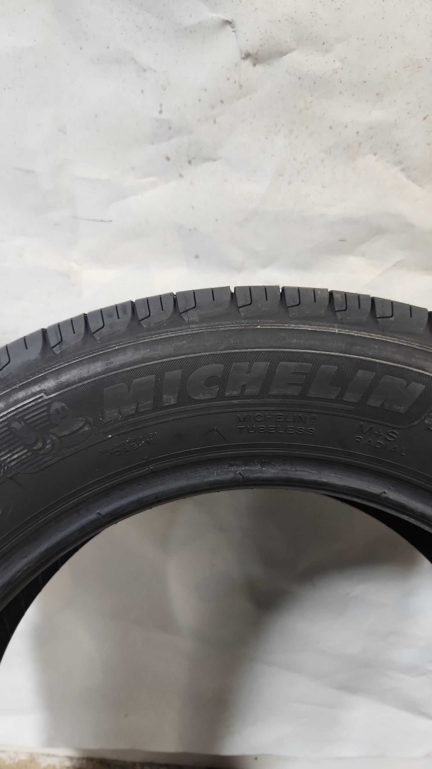 Used Tire - 225/60R17 Michelin Defender T+H