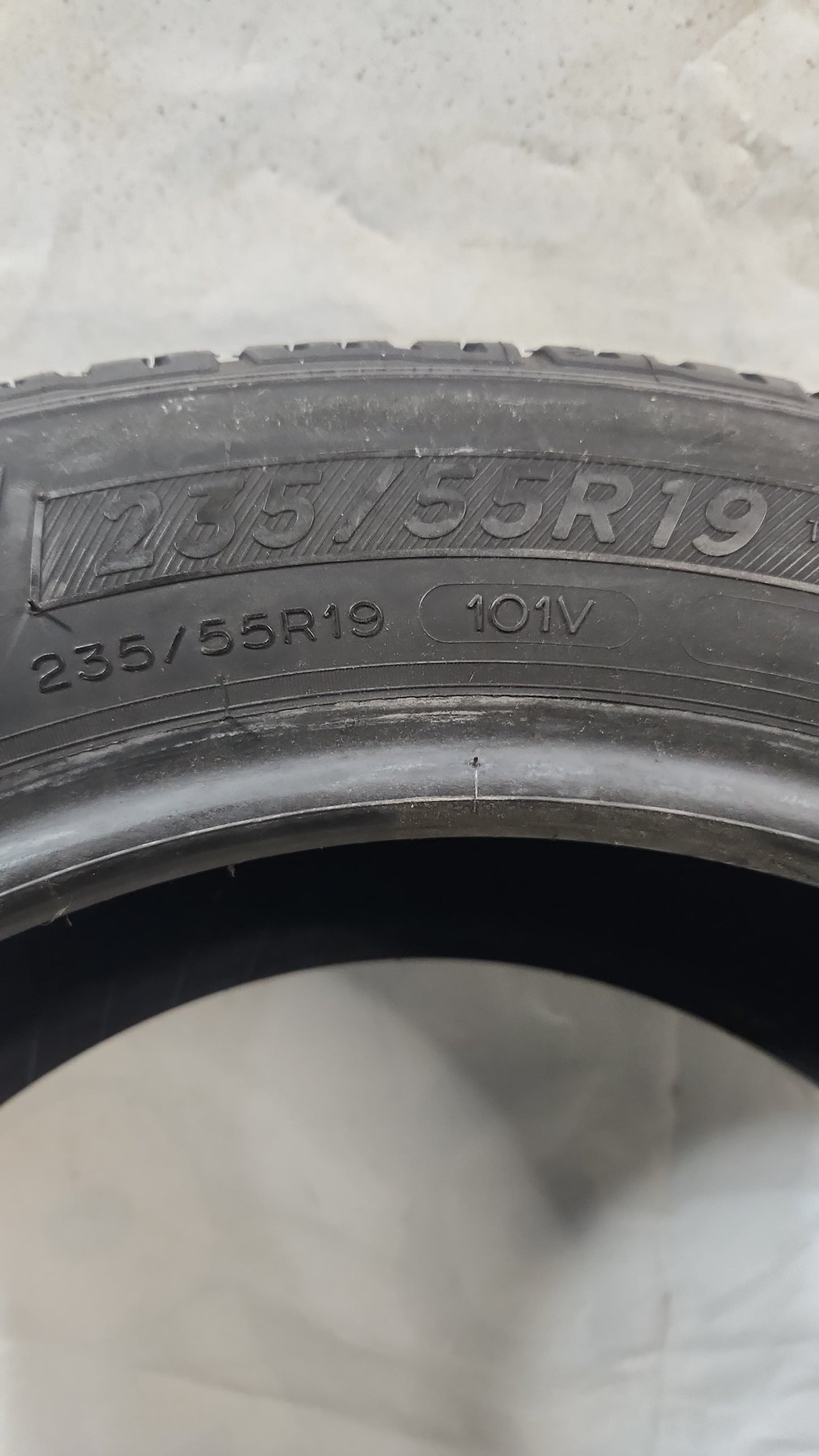 Used Tire - 235/55R19 Michelin Premier LTX