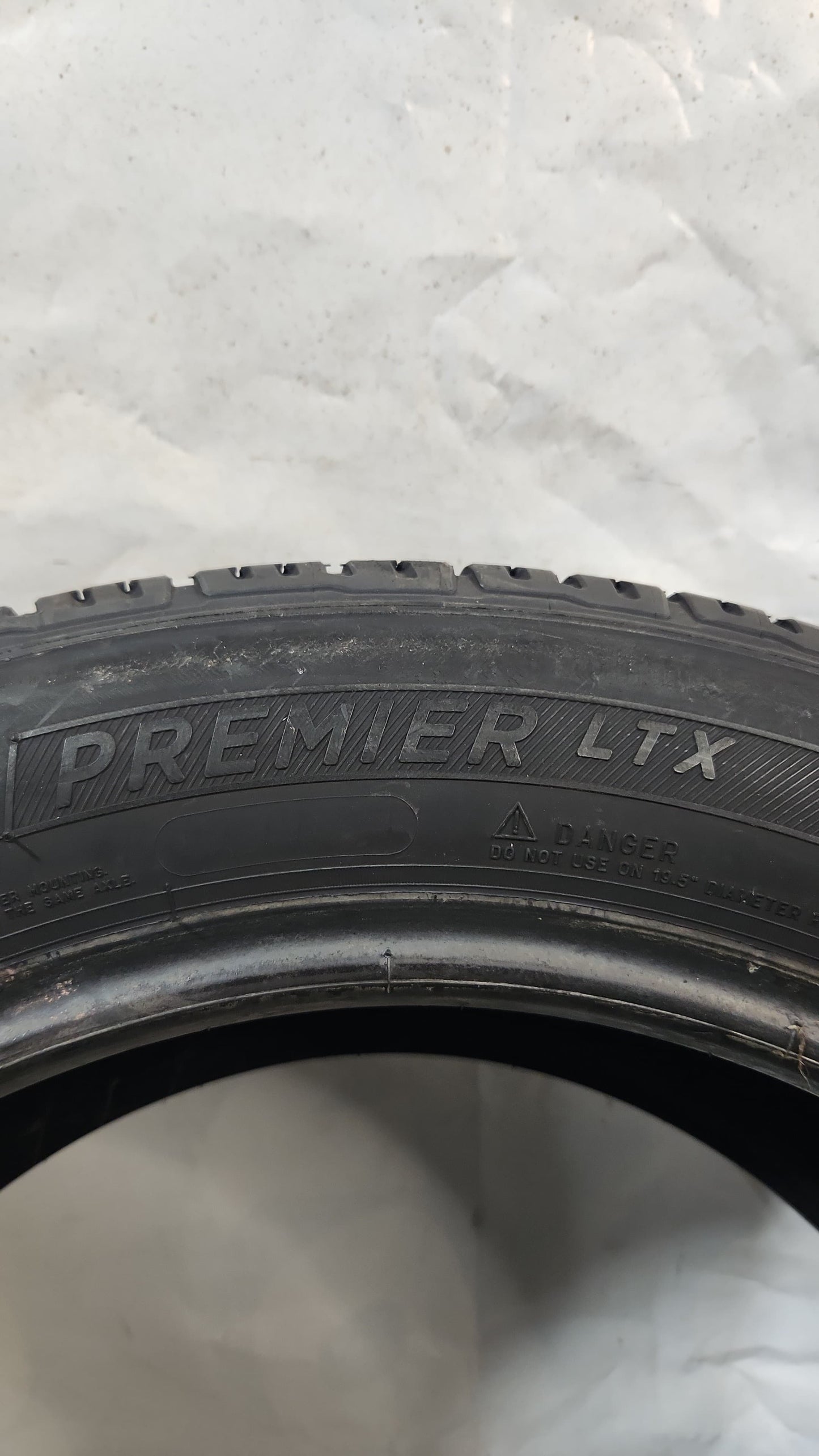 Used Tire - 235/55R19 Michelin Premier LTX