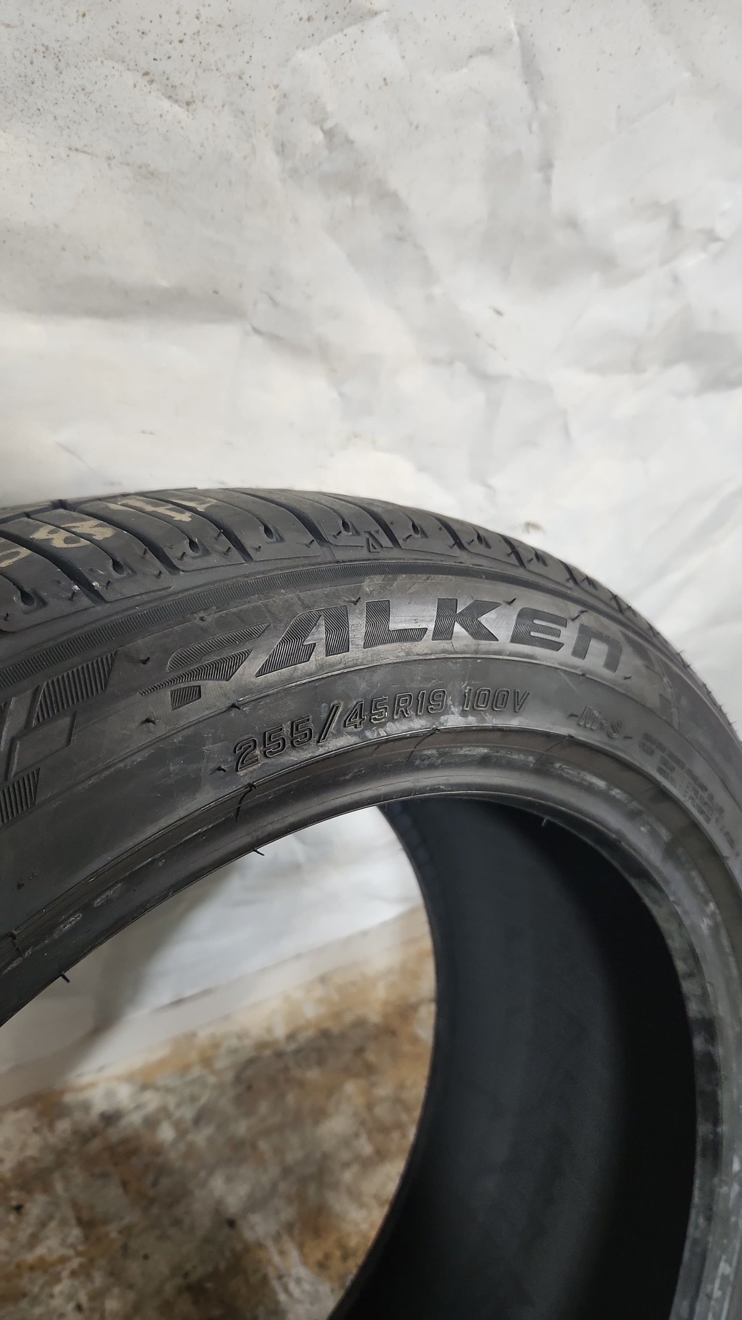 Used Tire - 255/45R19 Falken Ziex ZE960 A/S 7/32