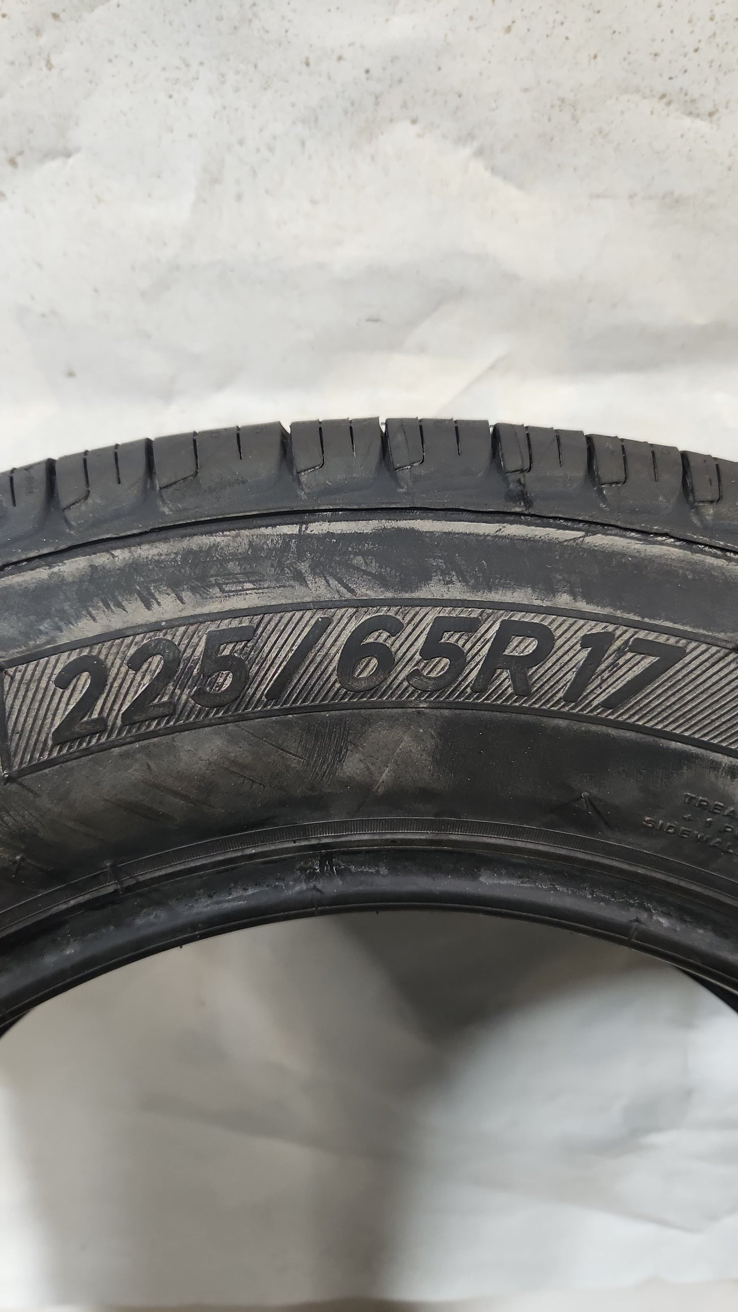 Used Tire - 225/65R17 Michelin Defender T+H 7/32
