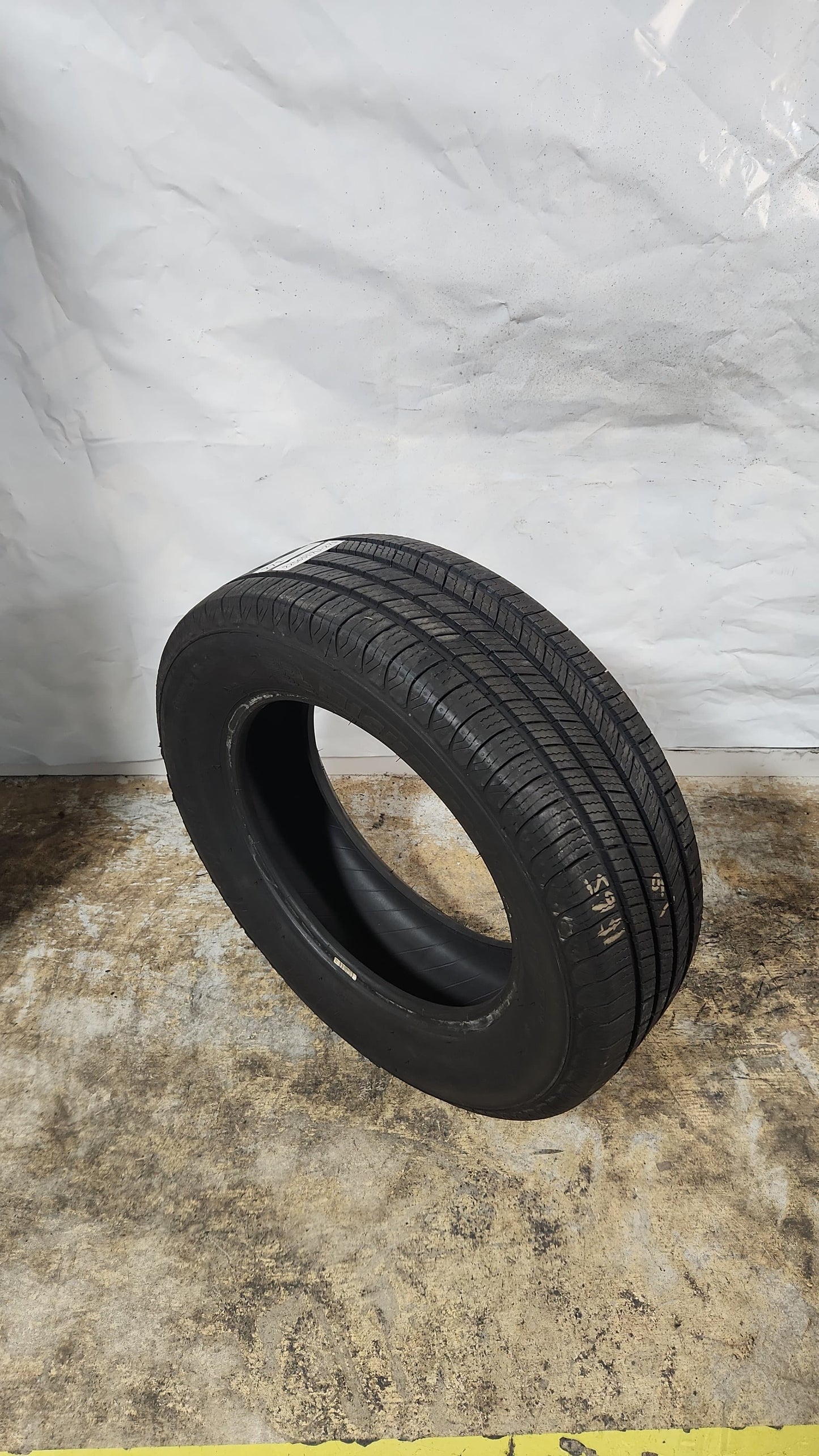 Used Tire - 225/65R17 Michelin Defender T+H 7/32
