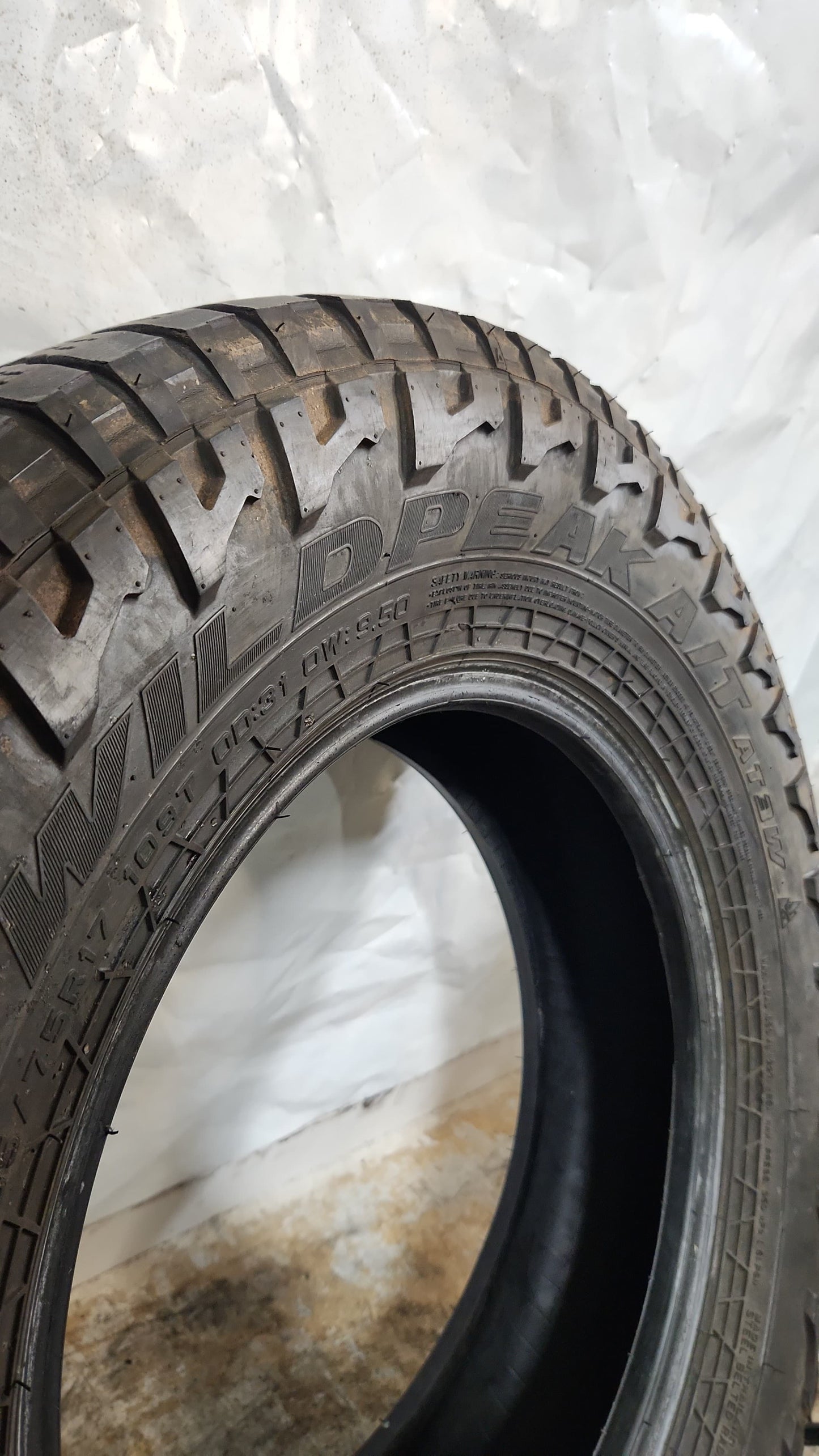 Used Tire - 235/75R17 Falken Wildpeak A/T AT3W