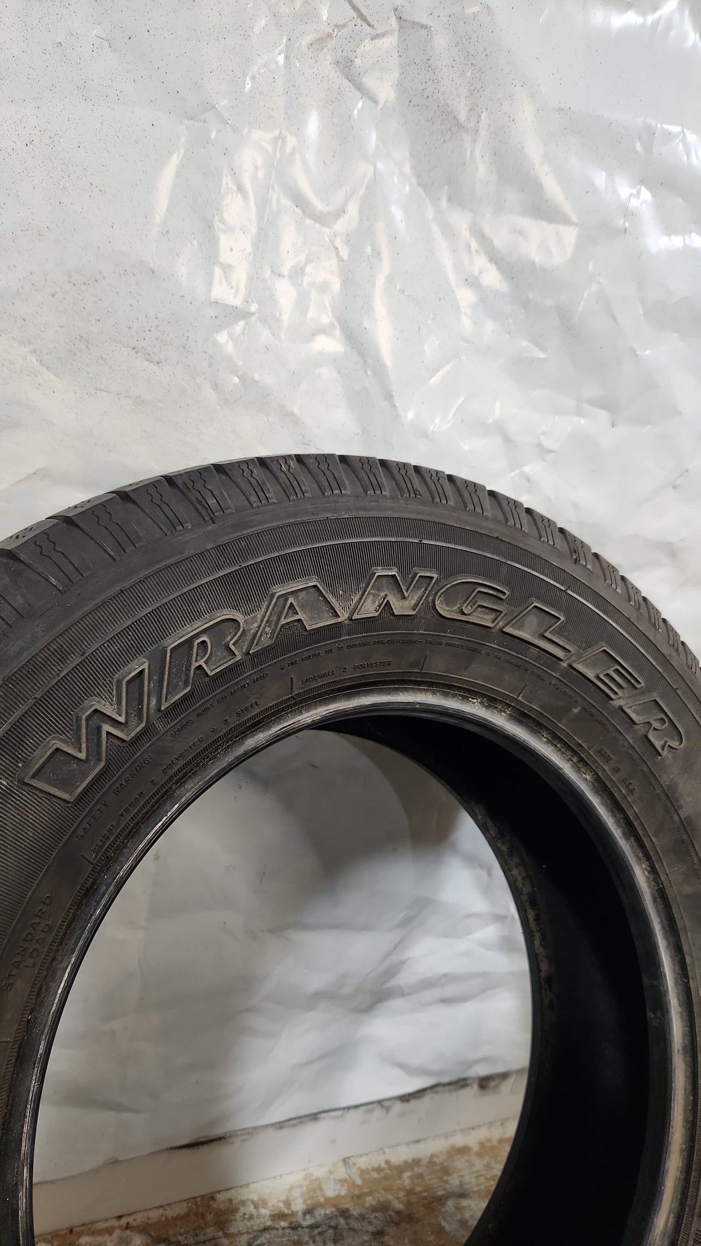 Used Tire - 235/75R17 Goodyear Wrangler SR-A