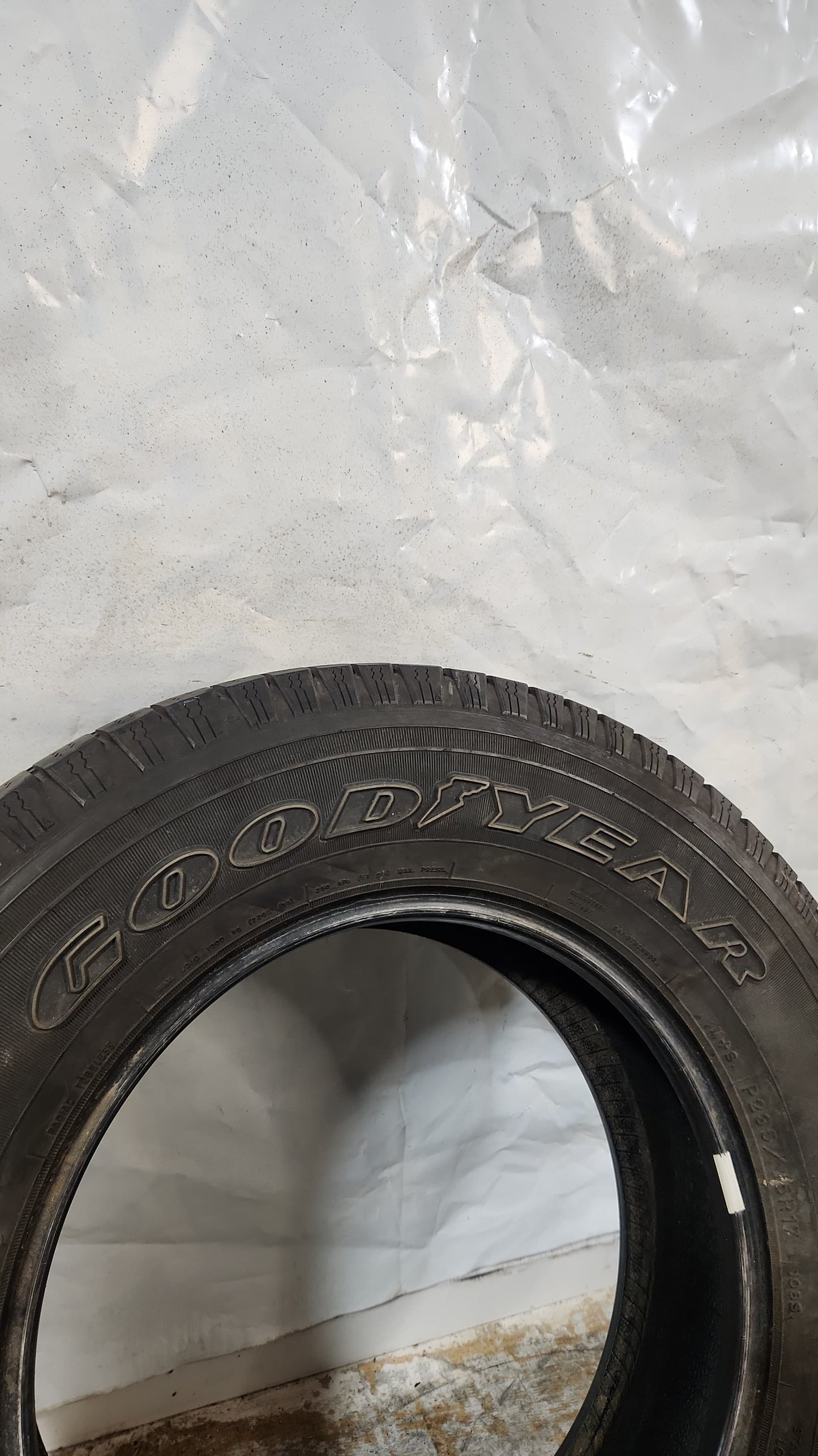 Used Tire - 235/75R17 Goodyear Wrangler SR-A