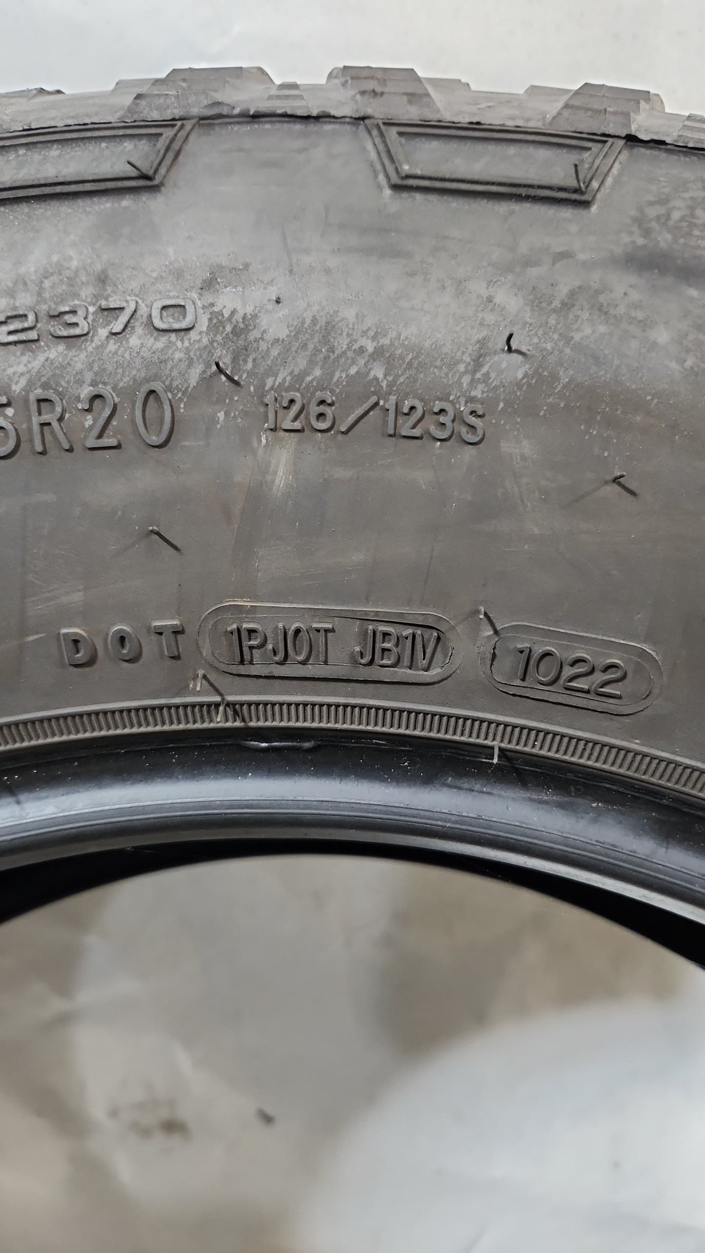 Set of 4 - LT275/65R20 Goodyear Wrangler TrailRunner AT - Used Tires