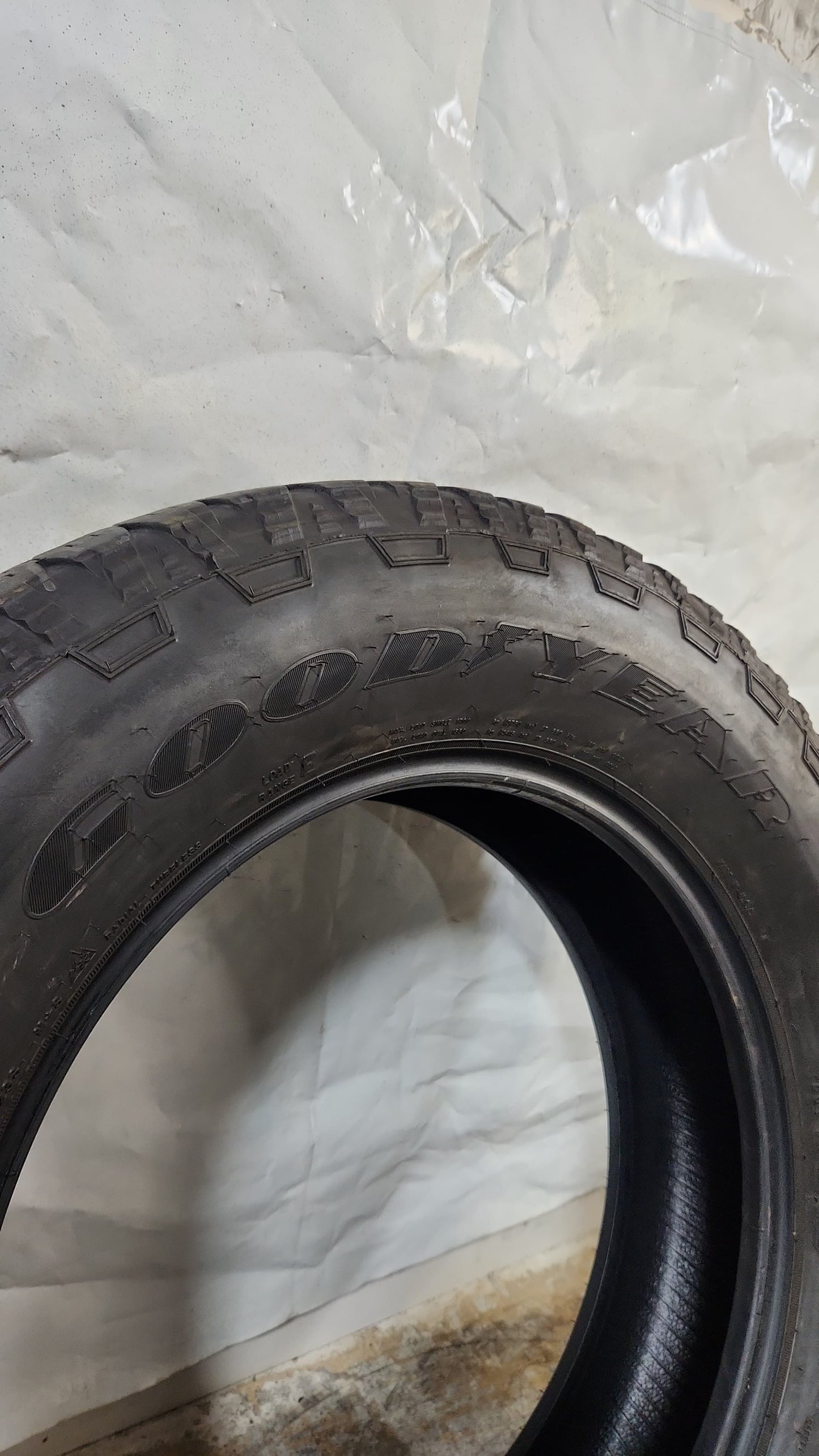 Set of 4 - LT275/65R20 Goodyear Wrangler TrailRunner AT - Used Tires