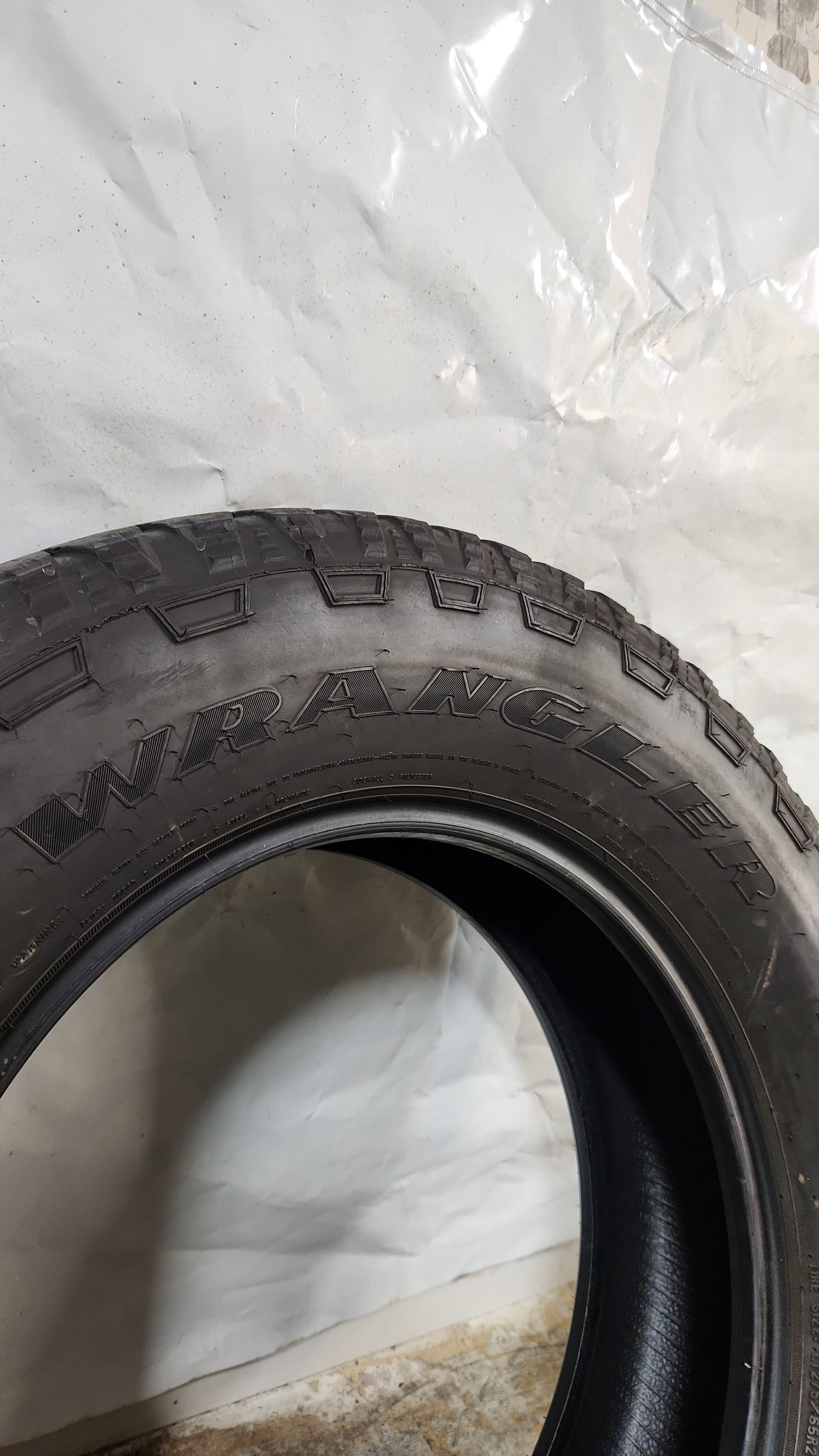 Set of 4 - LT275/65R20 Goodyear Wrangler TrailRunner AT - Used Tires