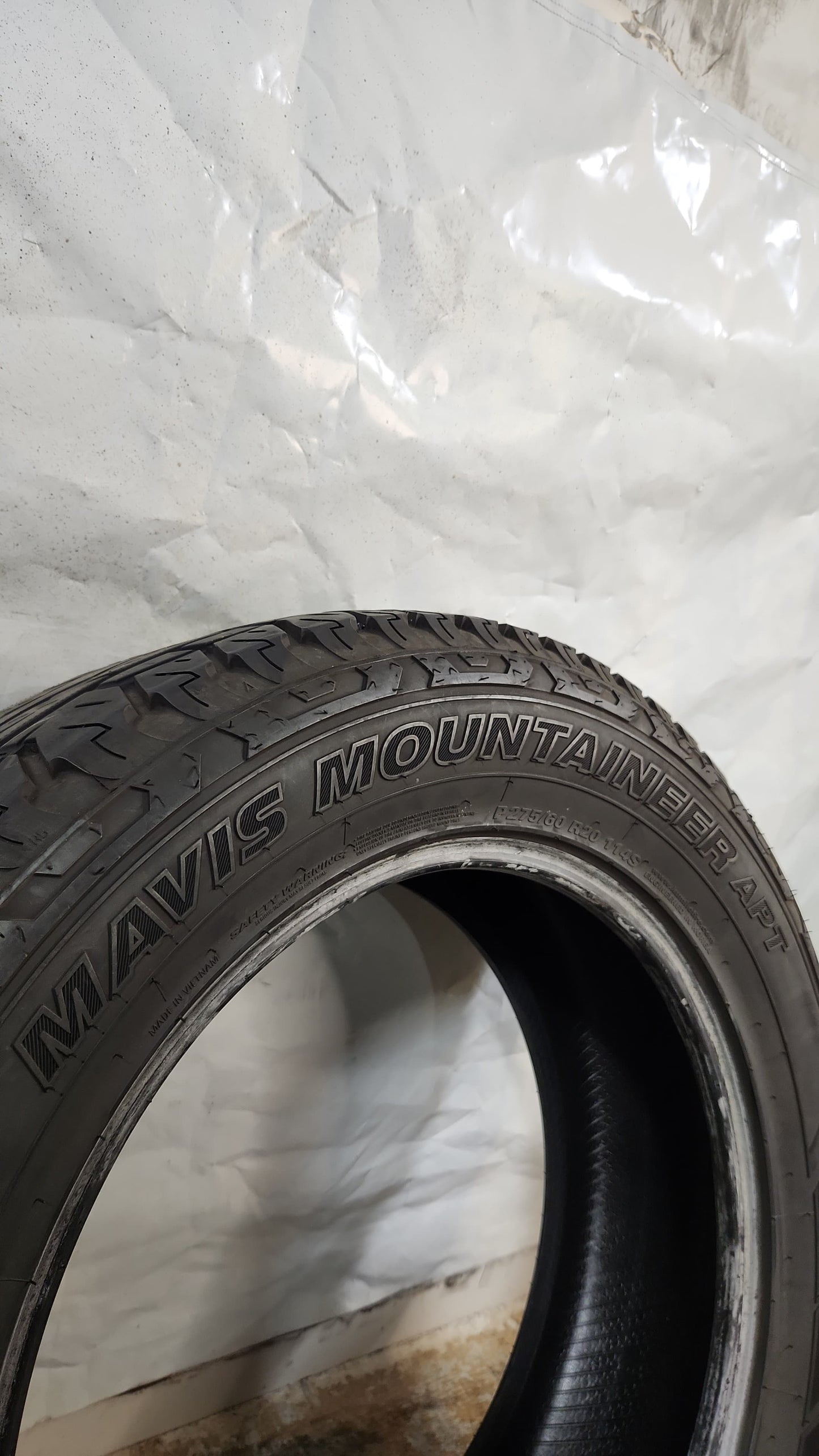 Used Tire - 275/60R20 Kumho Mavis Mountaineer APT