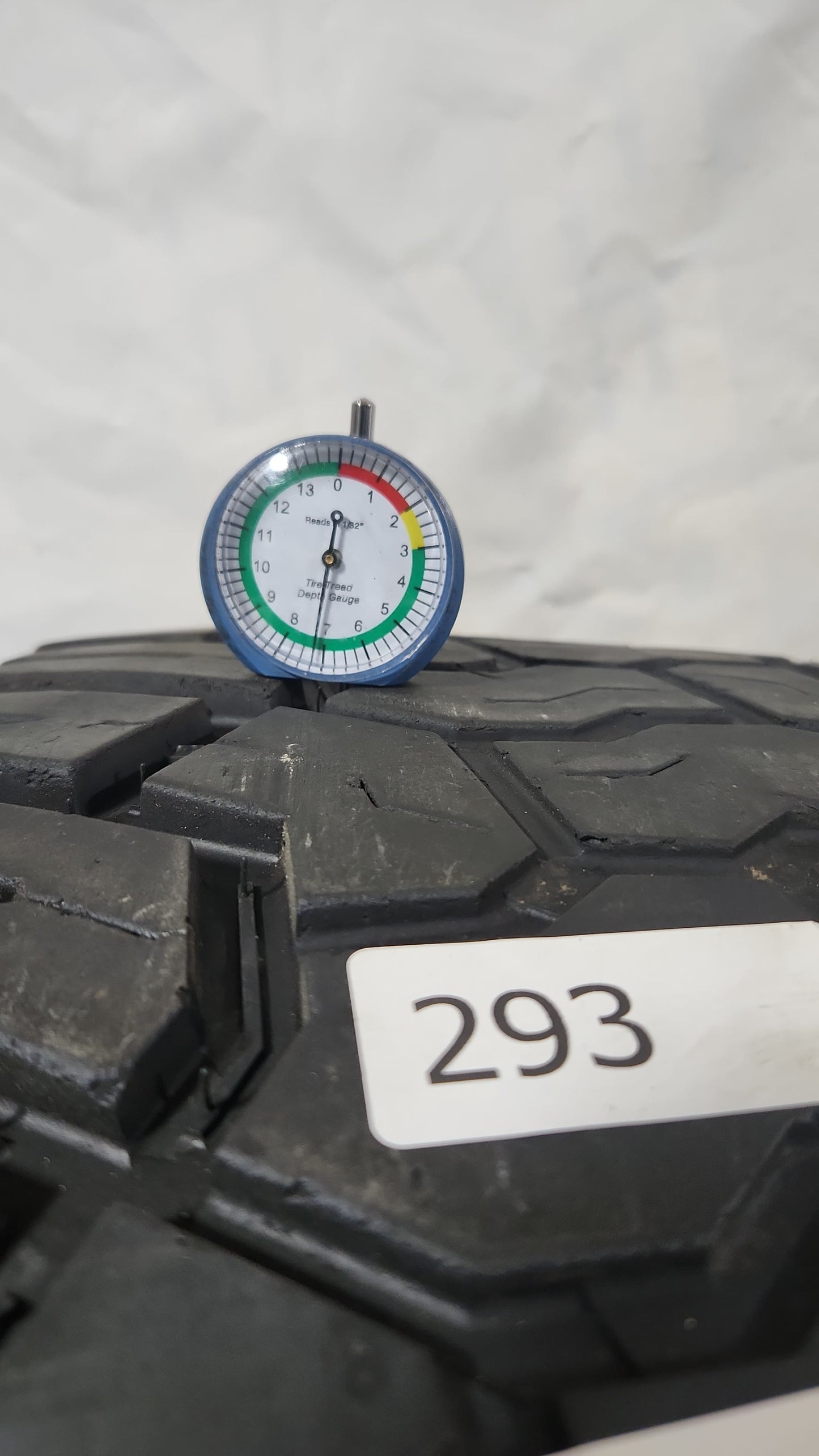 Used Tire - 37X13.50R22 LT Yokohama Geolandar X-AT 7/32