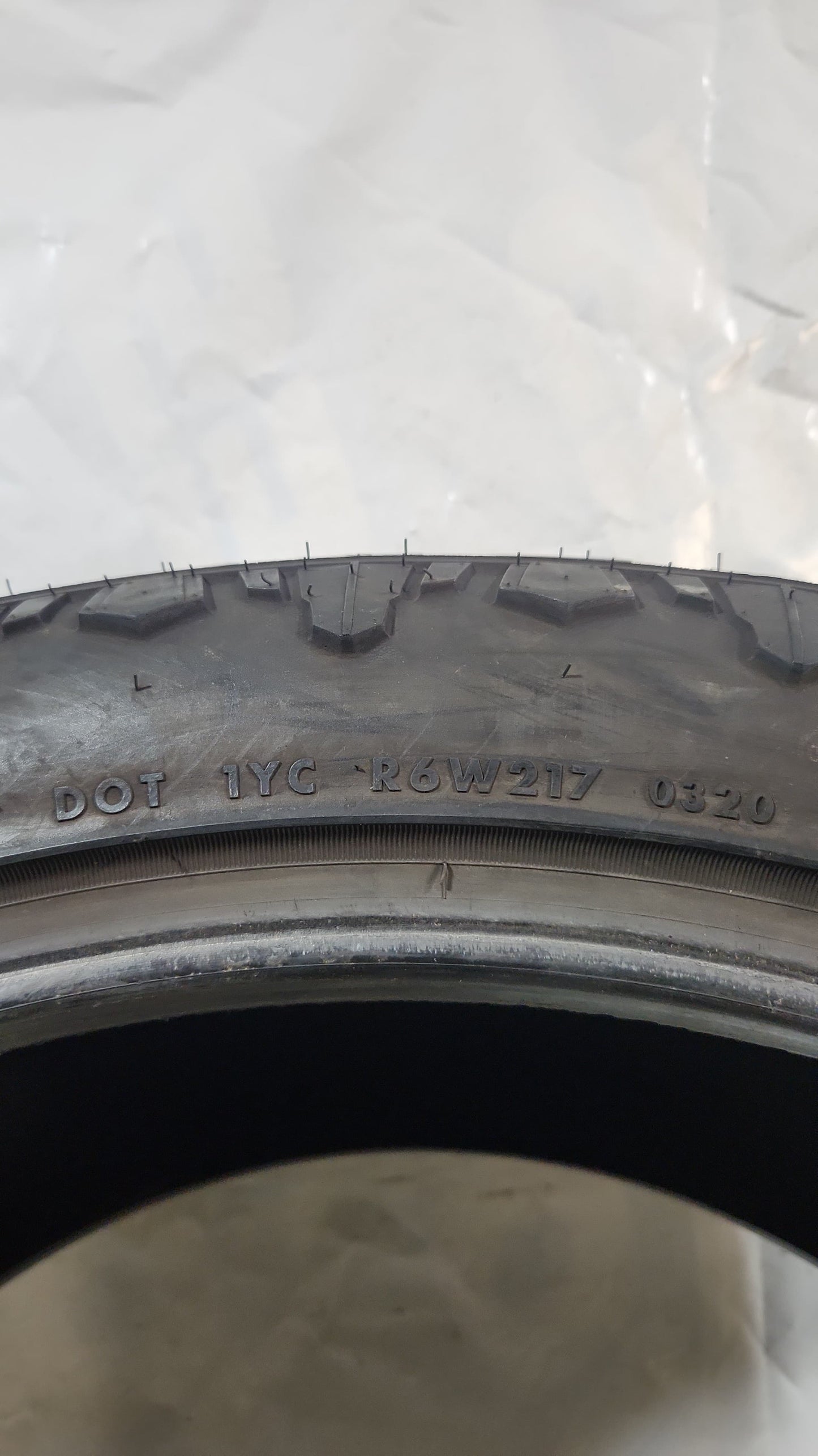 Used Tire - 37X13.50R26 LT Venom Power Terra Hunter R/T 7/32