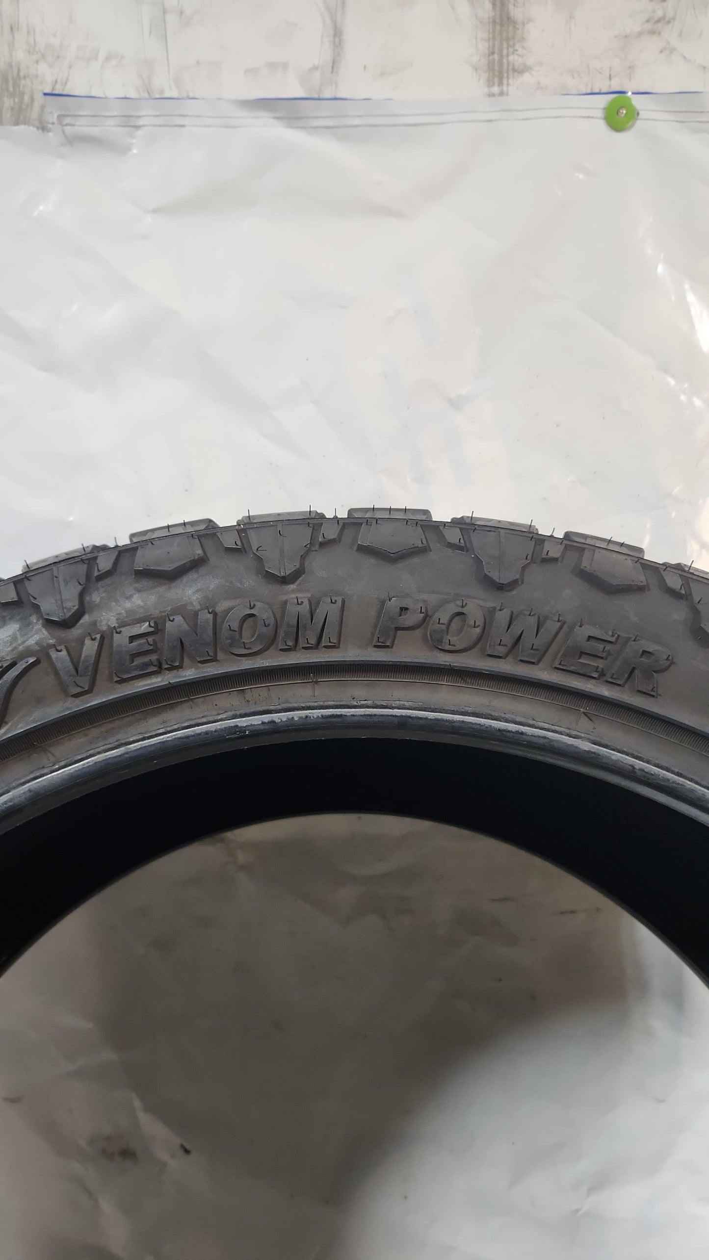 Used Tire - 37X13.50R26 LT Venom Power Terra Hunter R/T 7/32
