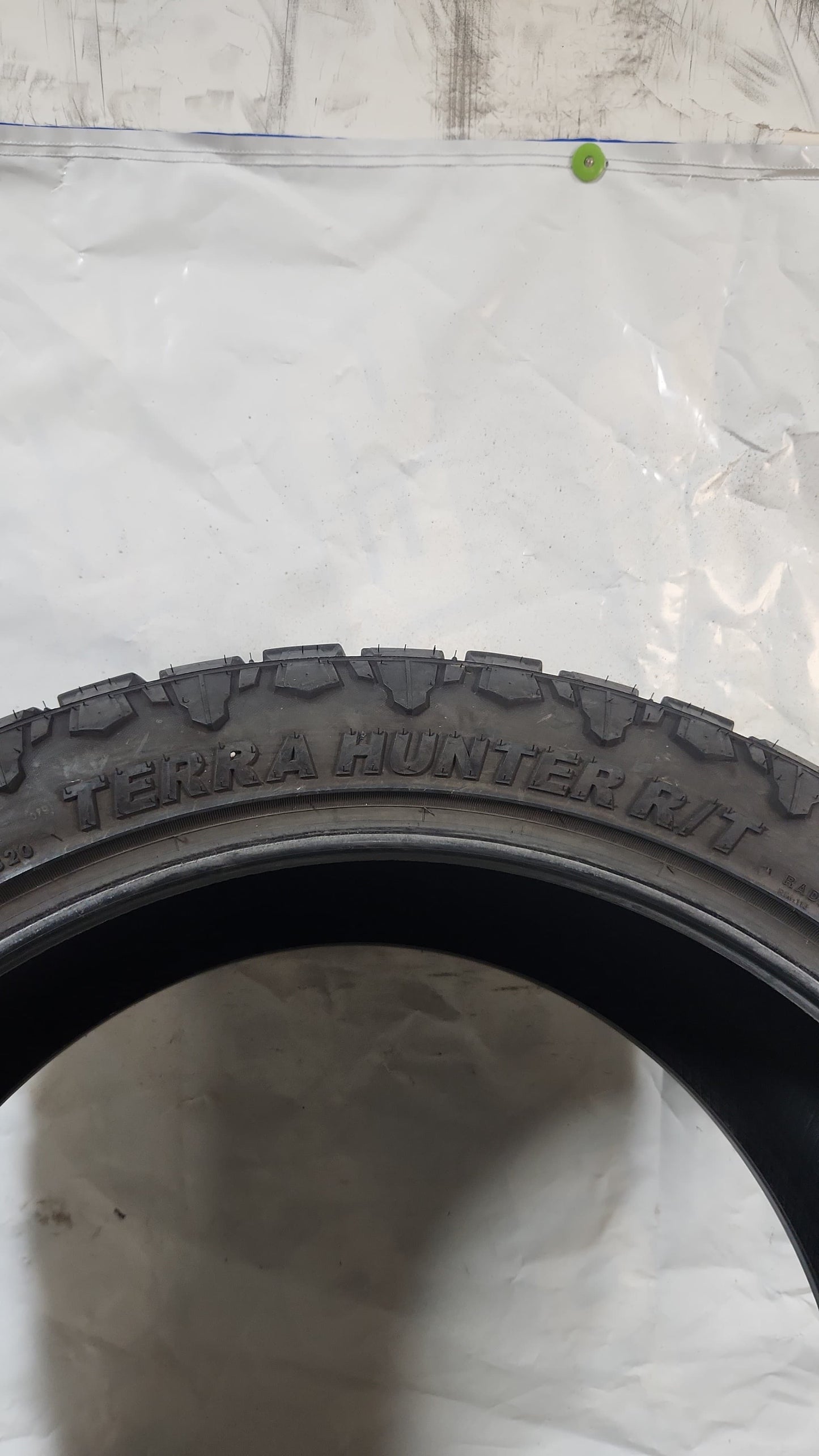Used Tire - 37X13.50R26 LT Venom Power Terra Hunter R/T 7/32