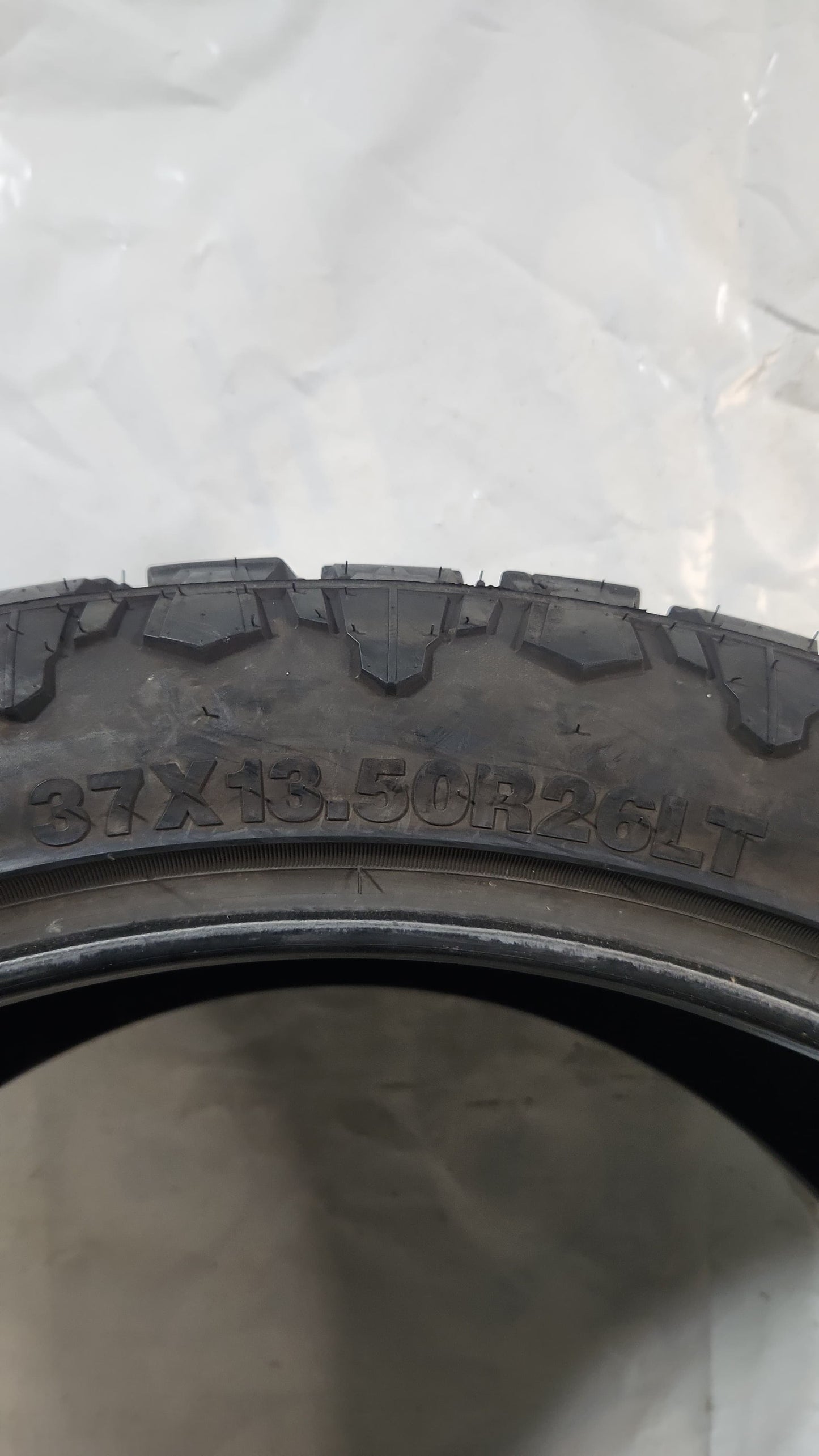 Used Tire - 37X13.50R26 LT Venom Power Terra Hunter R/T 7/32
