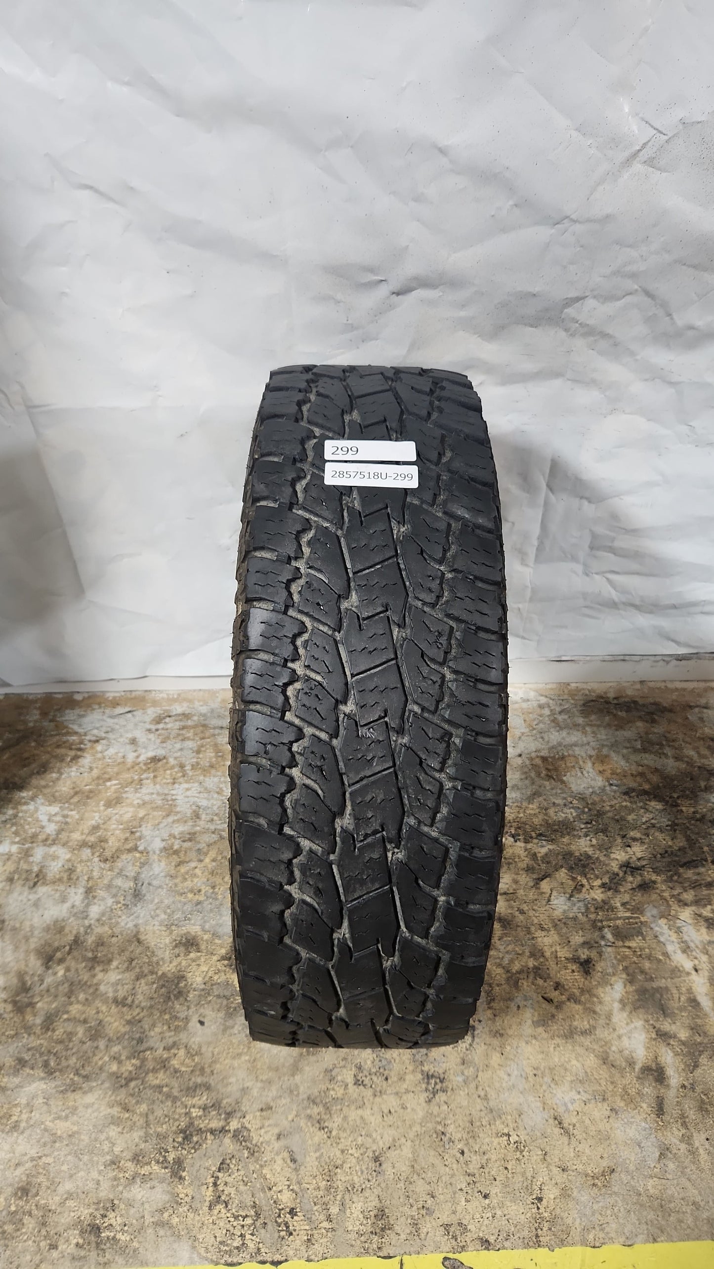 Used Tire - LT 285/75R18 Toyo Open Country A/T II Xtreme
