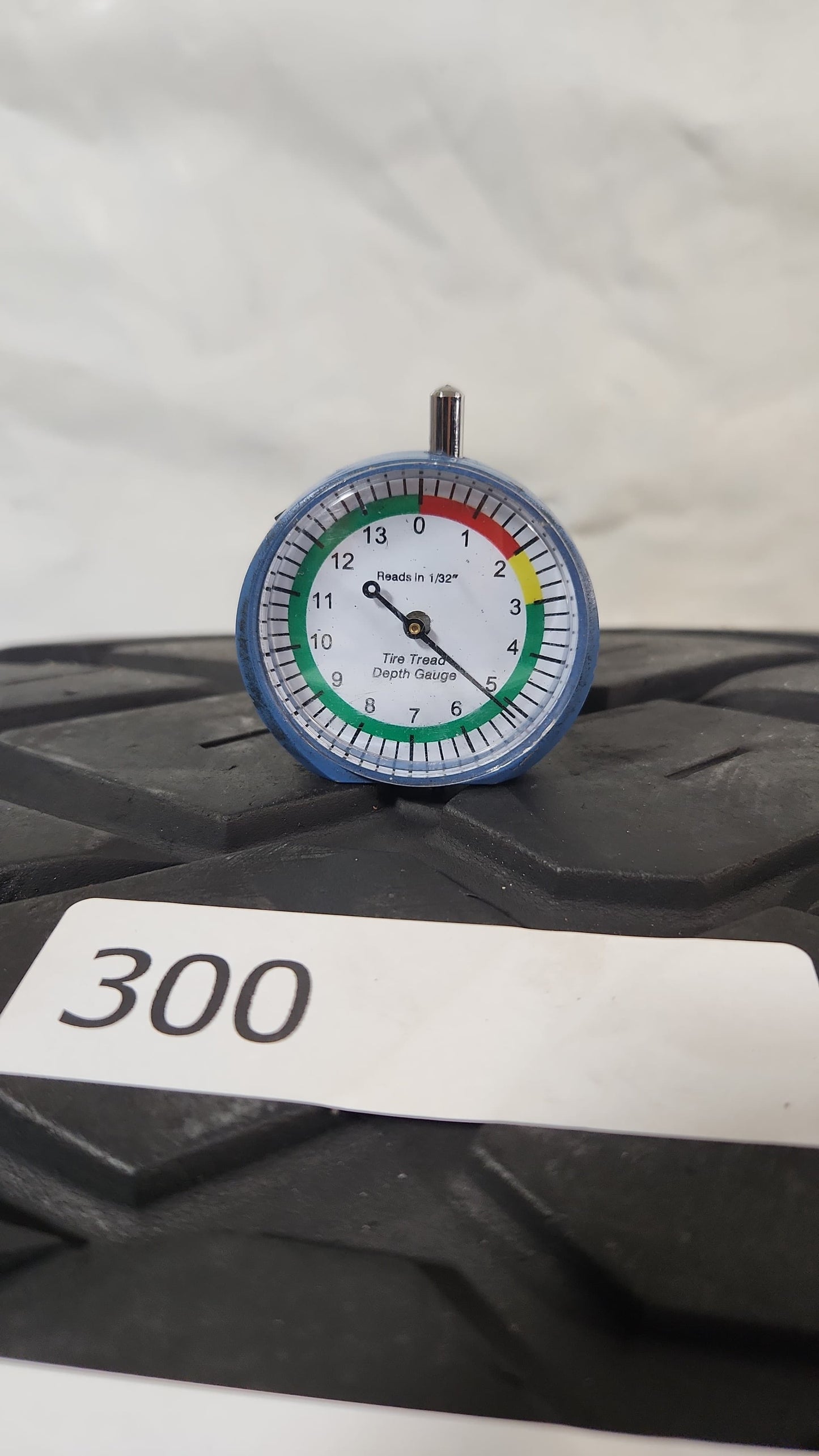 Used Tire - 35X12.50R18 LT Maxxis Razr M/T