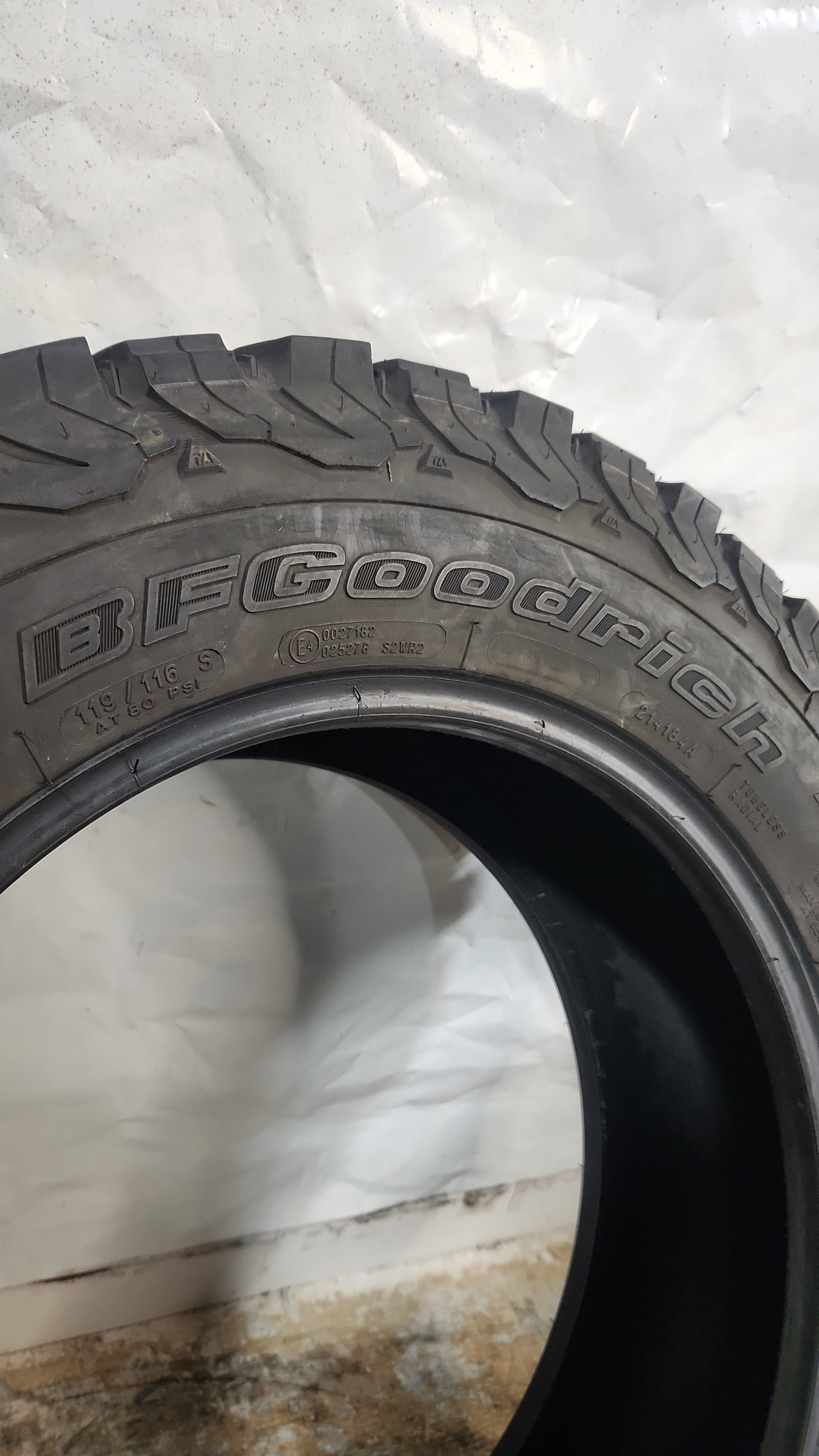 Used Tire- LT 265/60R18 BFGoodrich All-Terrain T/A KO2