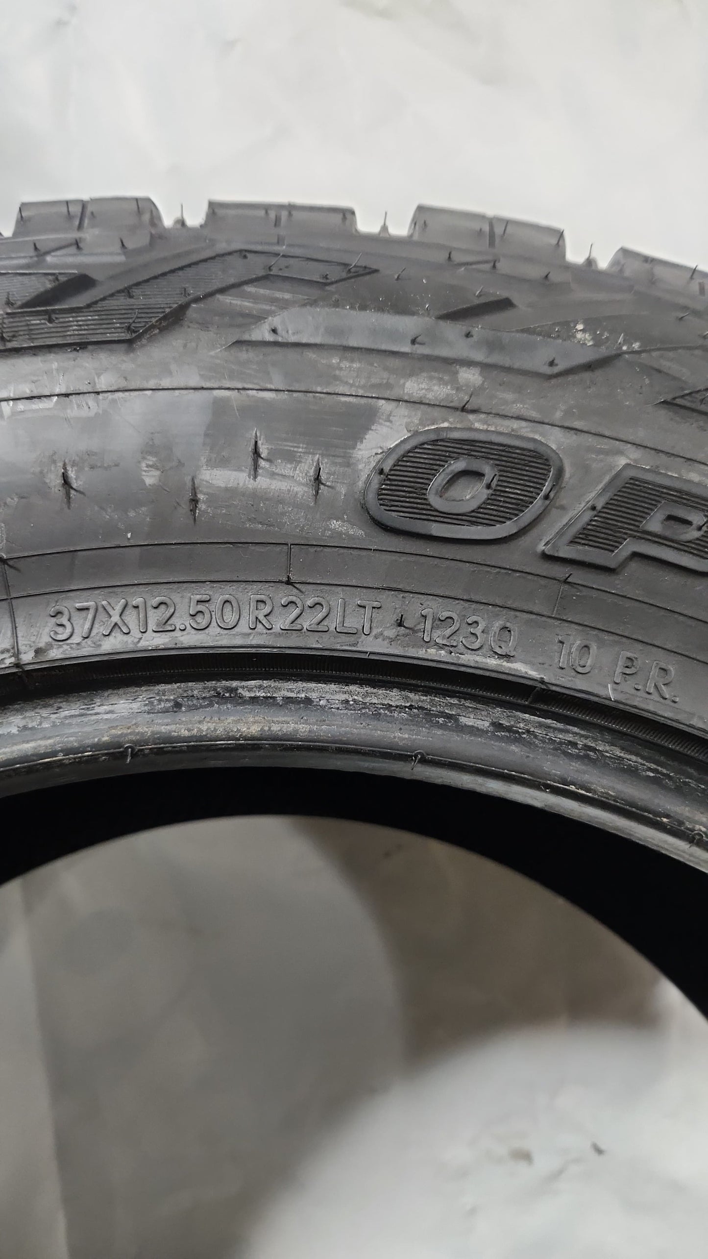Used Tire - 37X12.50R22 LT Toyo Open Country R/T - 12/32