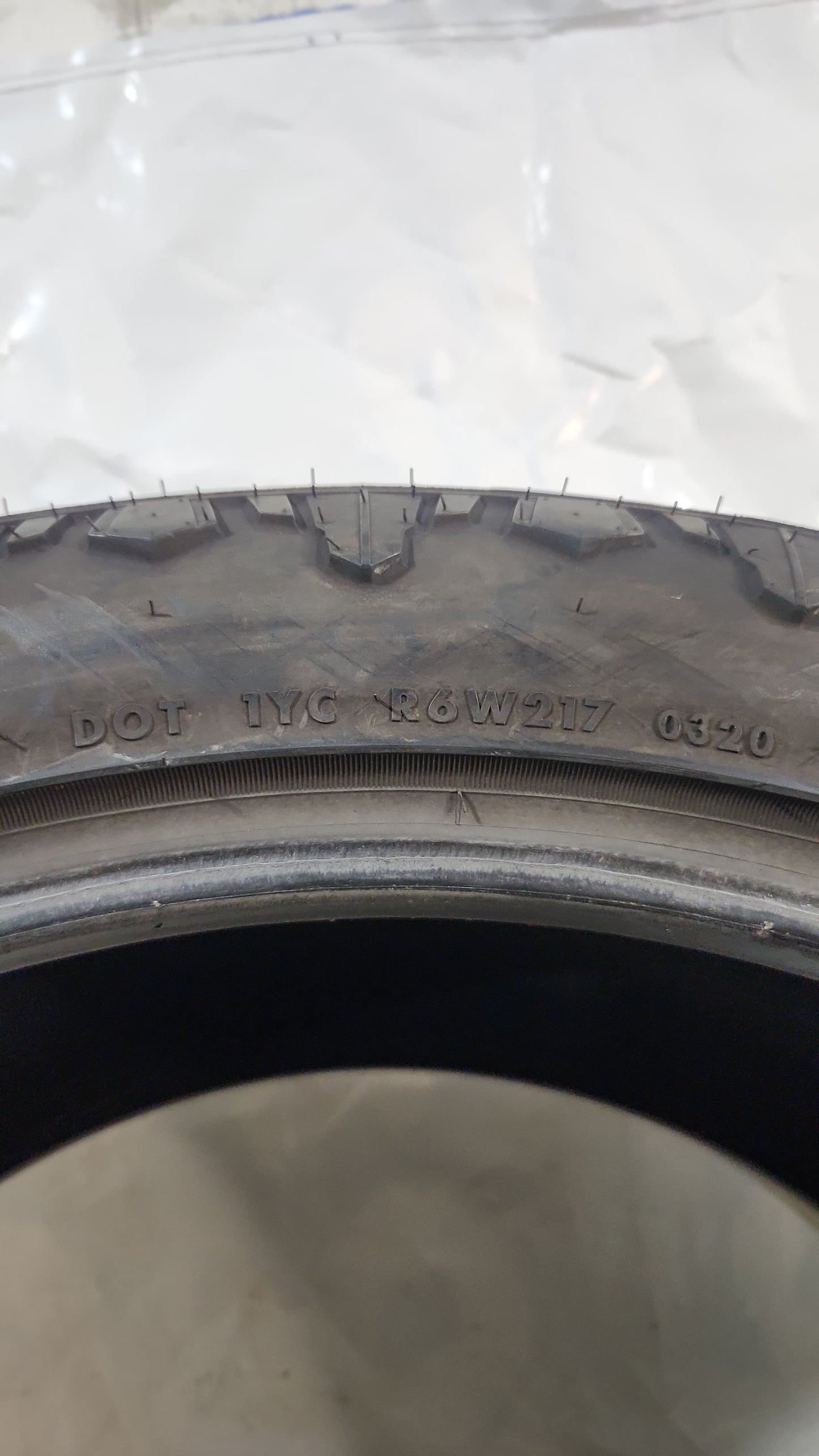 Used Tire - 37X13.50R26 LT Venom Power Terra Hunter R/T - 9/32
