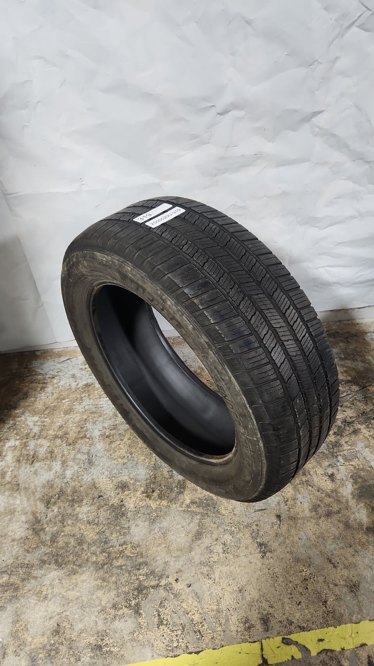 Used Tire - 255/55R20 Michelin Defender LTX M/S