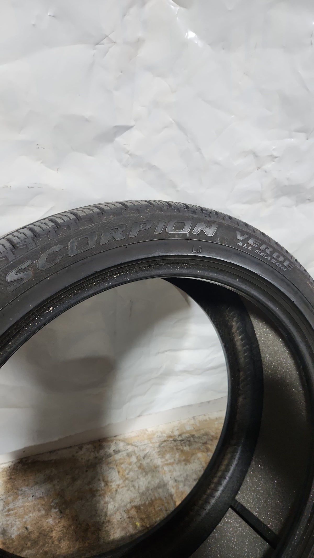 Used Tire - 275/40R22 Pirelli Scorpion Verde All Season