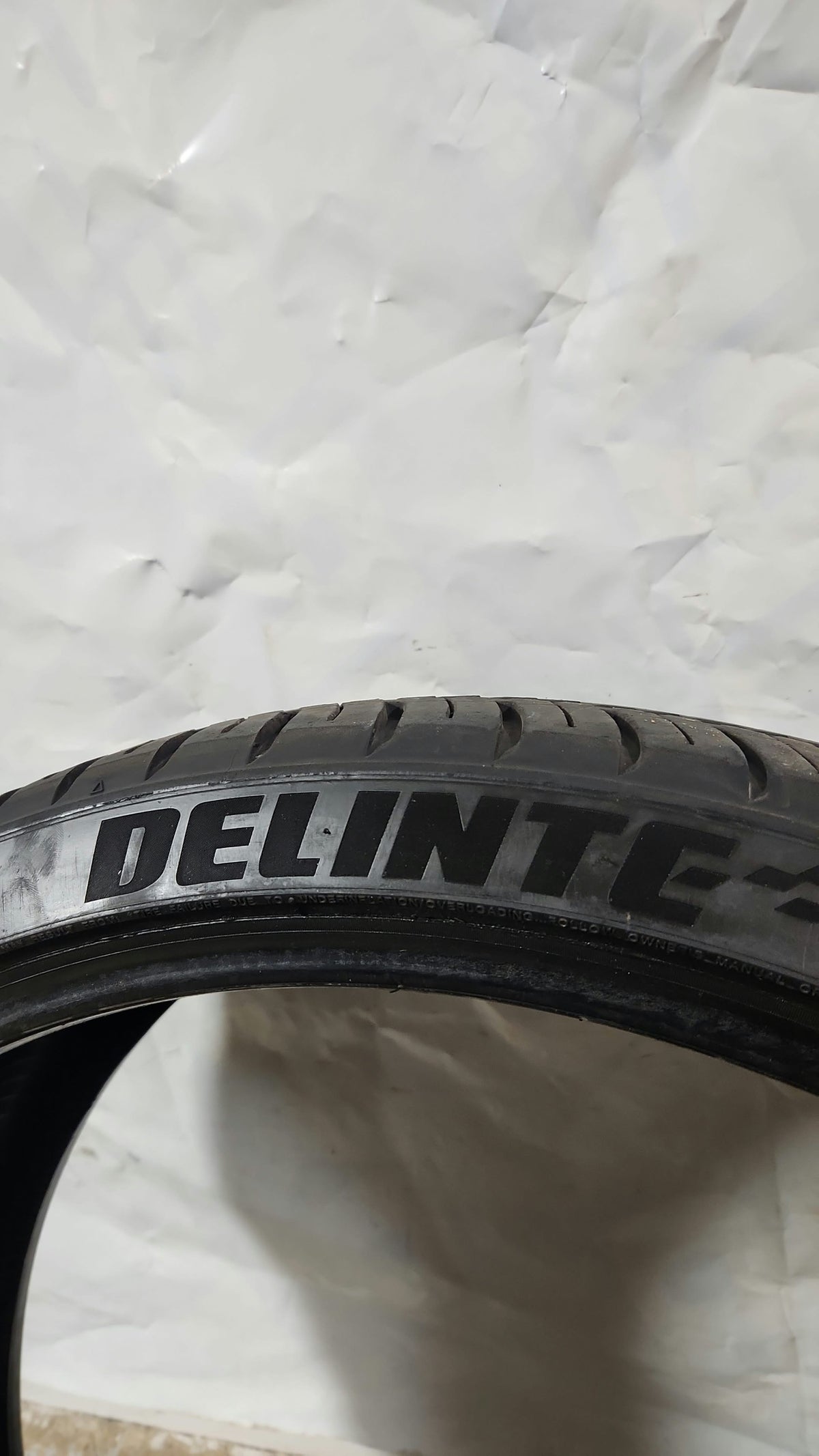 Used Tire - 305/30R26 Delinte Desert Storm II 8/32