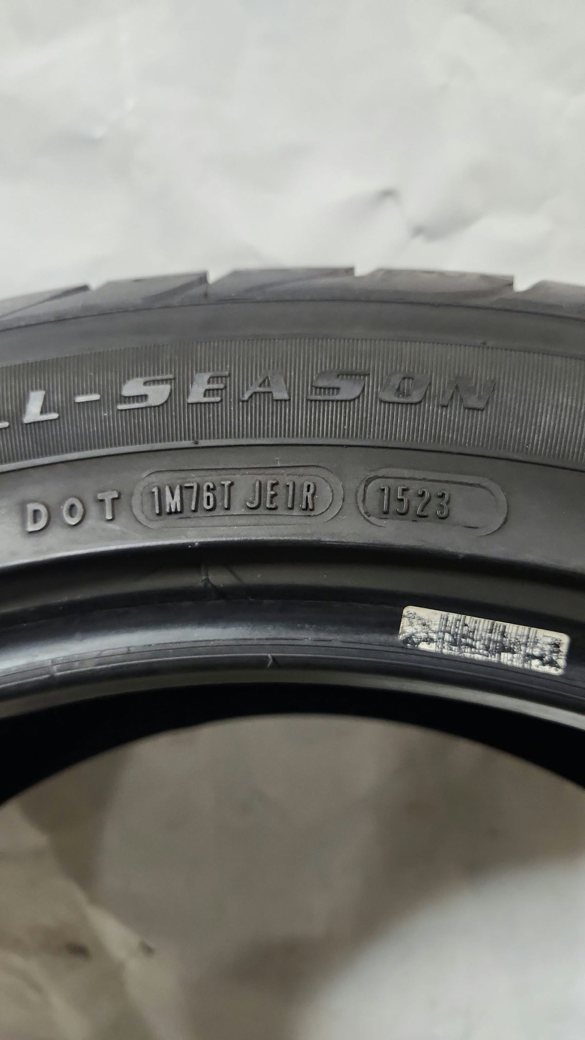 Used Tire - 285/45R22 Goodyear Eagle Sport All Season