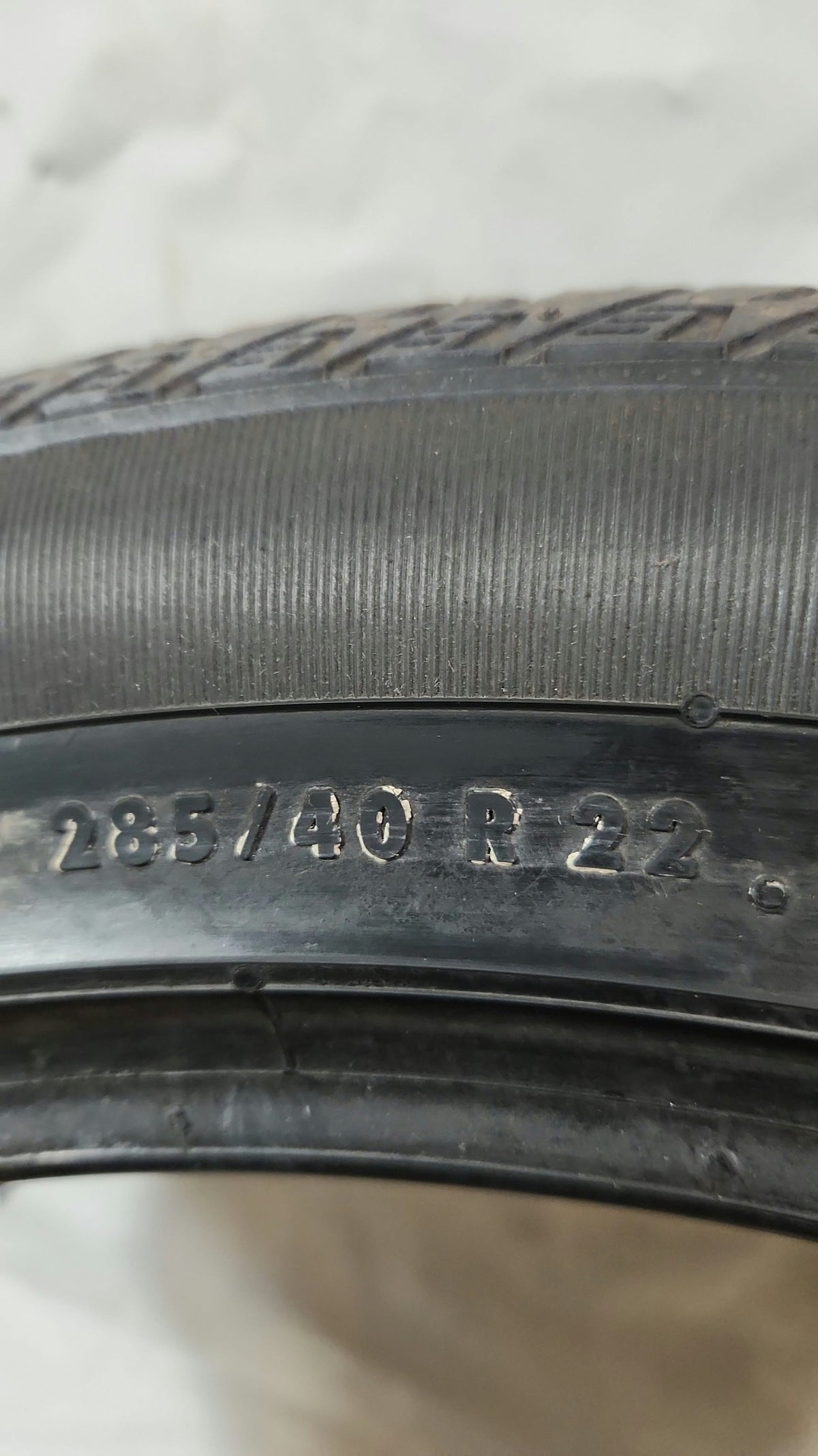 Used Tire - 285/40R22 Continental Cross Contact LX Sport 7/32