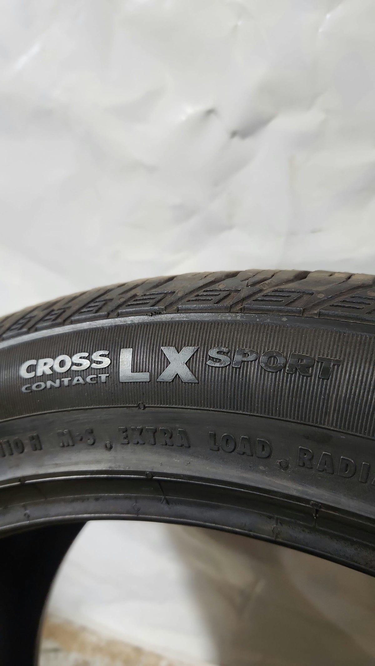 Used Tire - 285/40R22 Continental Cross Contact LX Sport 7/32