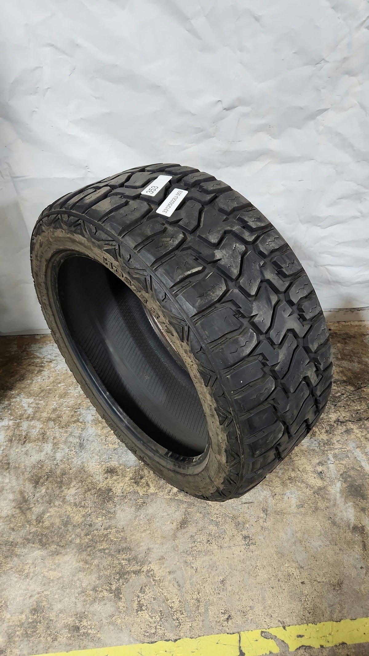 Used Tire - 33X12.50R22 Haida HD878 R/T 9/32