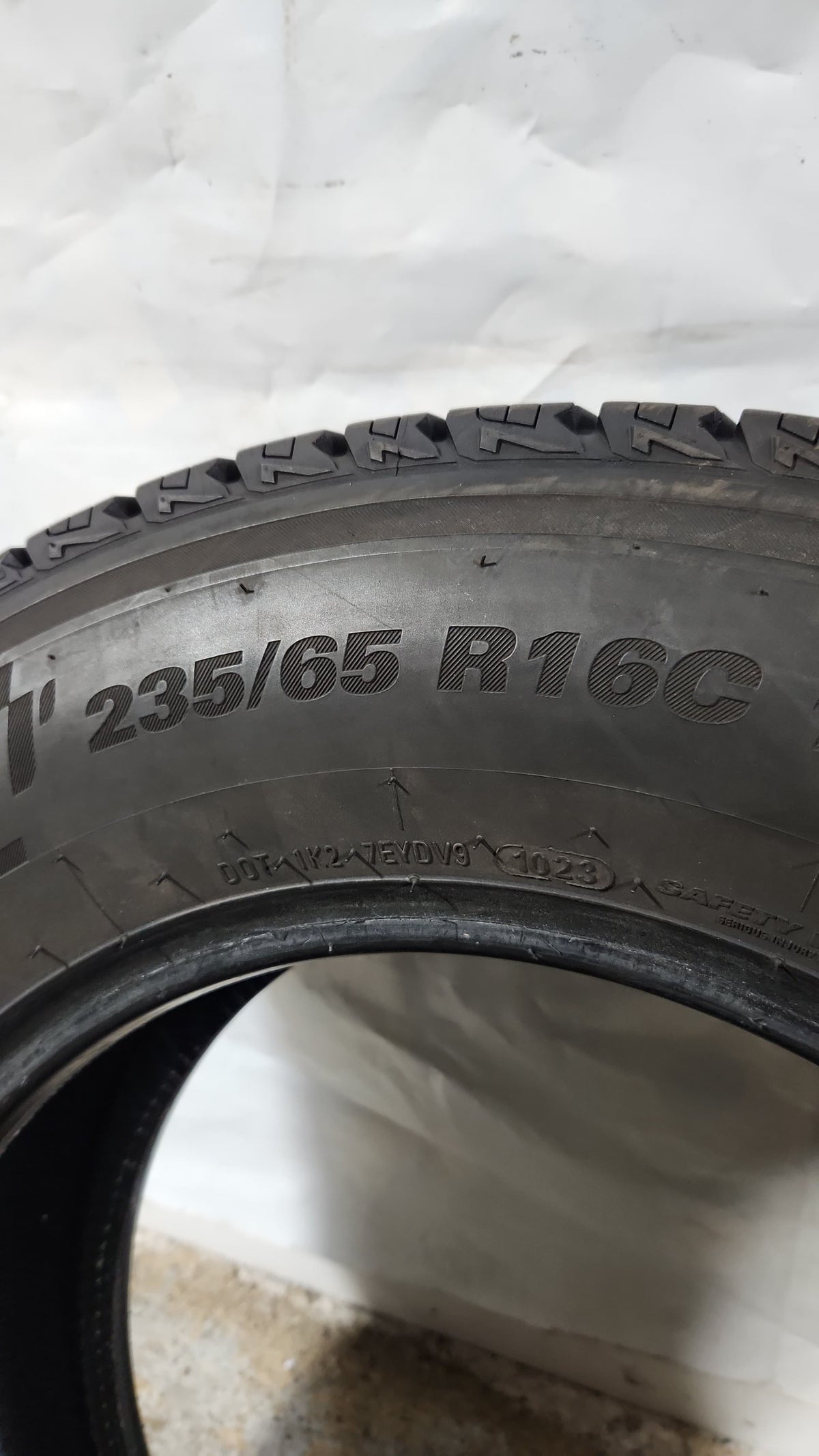 Used Tire - 235/65R16 Kumho Crugen HT51