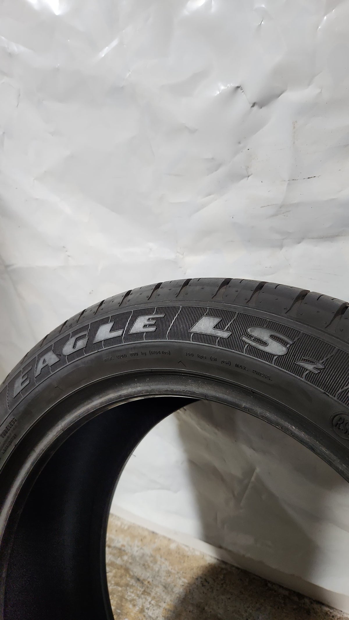 Used Tire - 245/50R18 Goodyear Eagle LS2