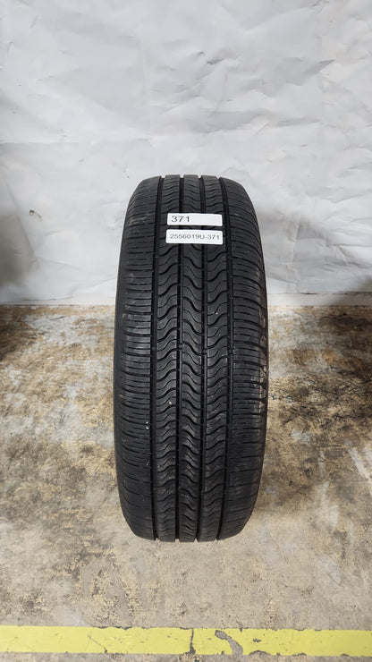 Used Tire - 255/60R19 Firestone All Season