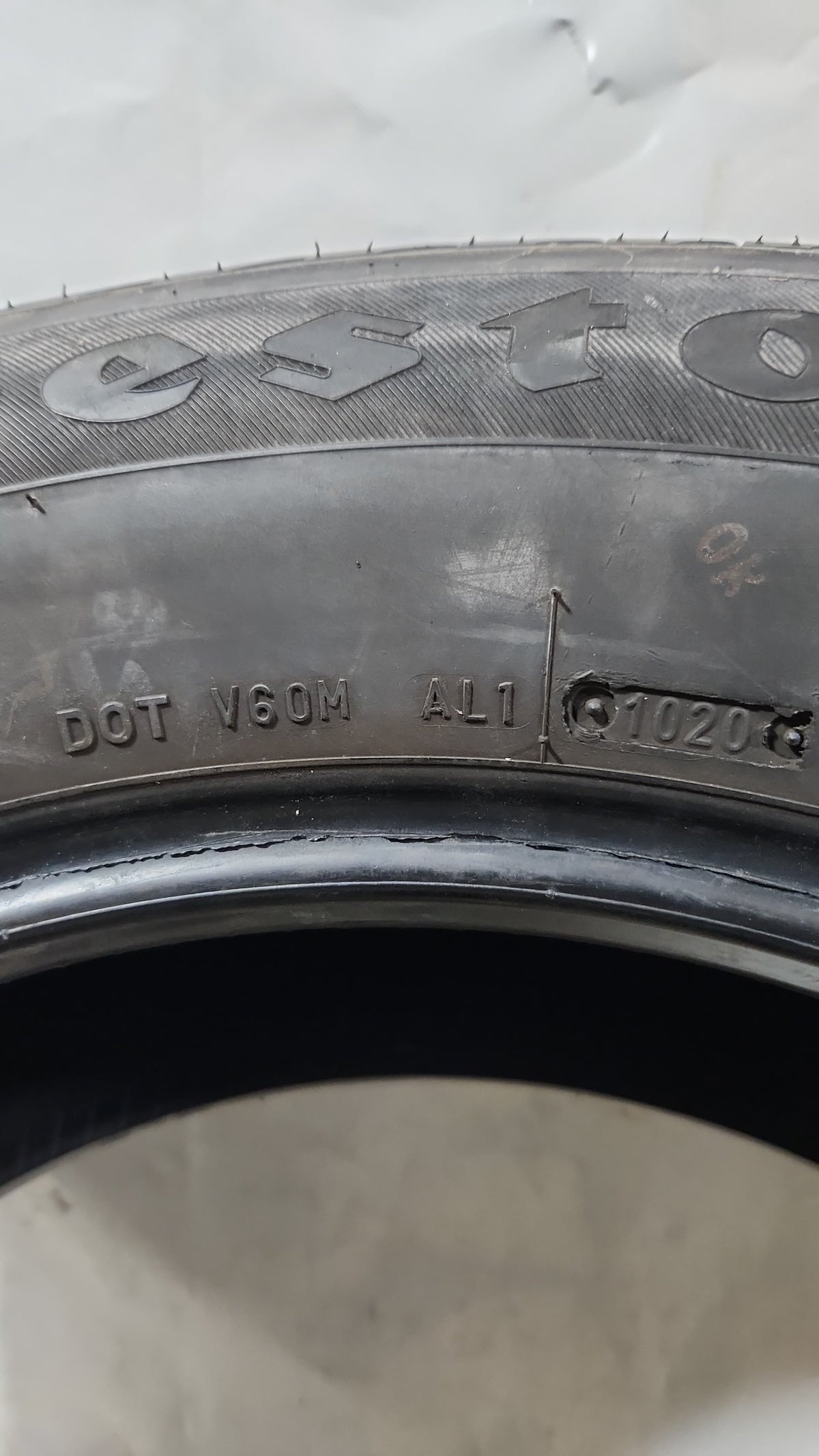 Used Tire - 255/60R19 Firestone All Season