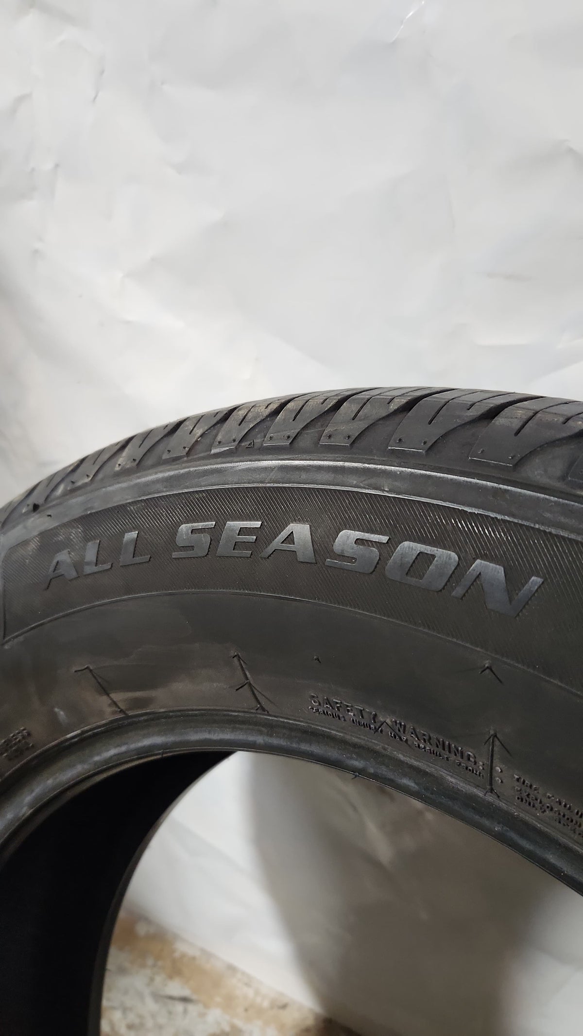 Used Tire - 255/60R19 Firestone All Season