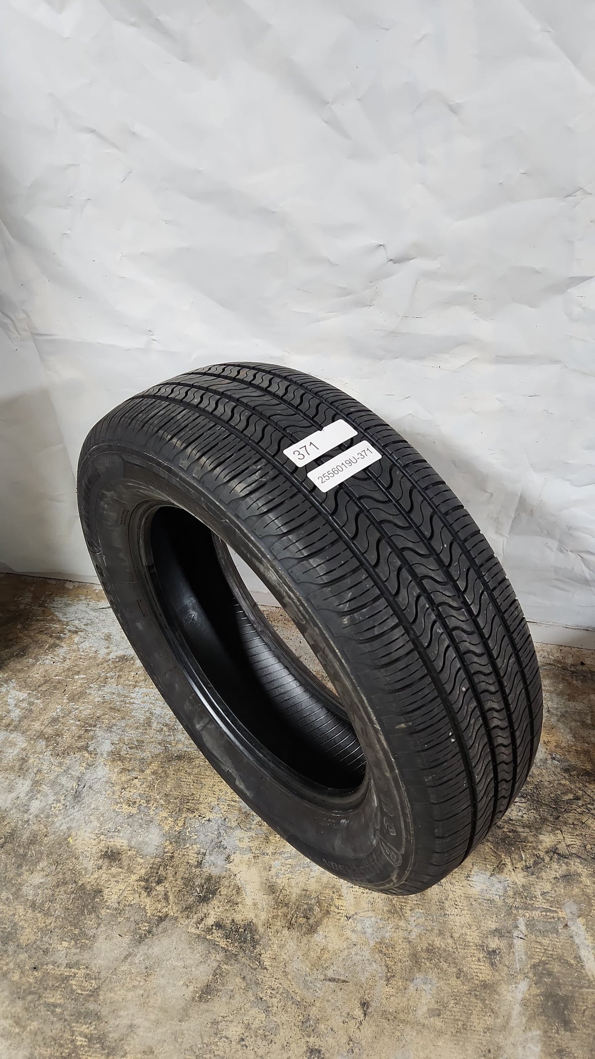 Used Tire - 255/60R19 Firestone All Season