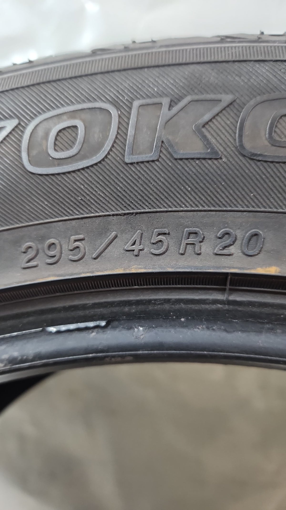 Used Tire - 295/45R20 Yokohama Parada Spec-X