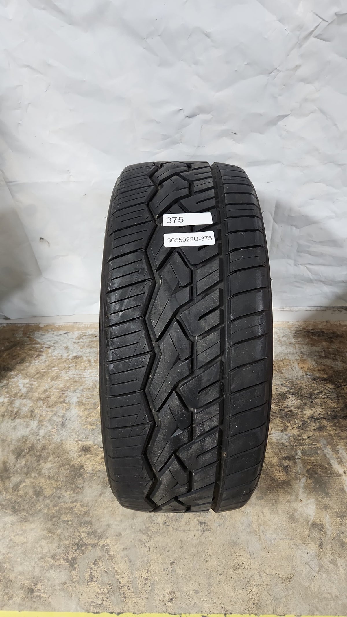 Used Tire - 305/50R22 Nitto NT420 10/32