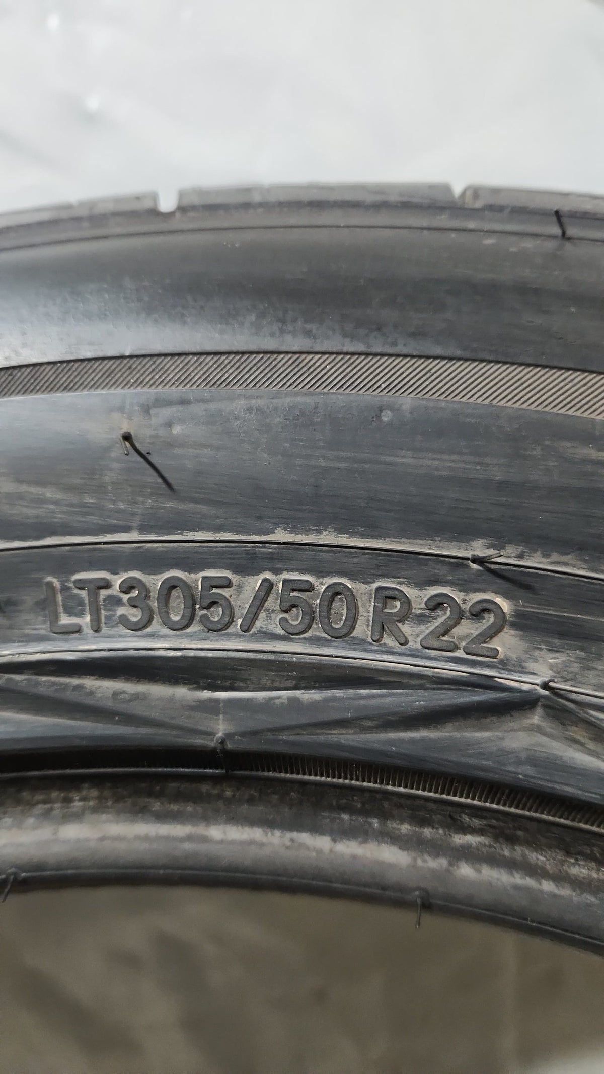 Used Tire - 305/50R22 Nitto NT420 10/32