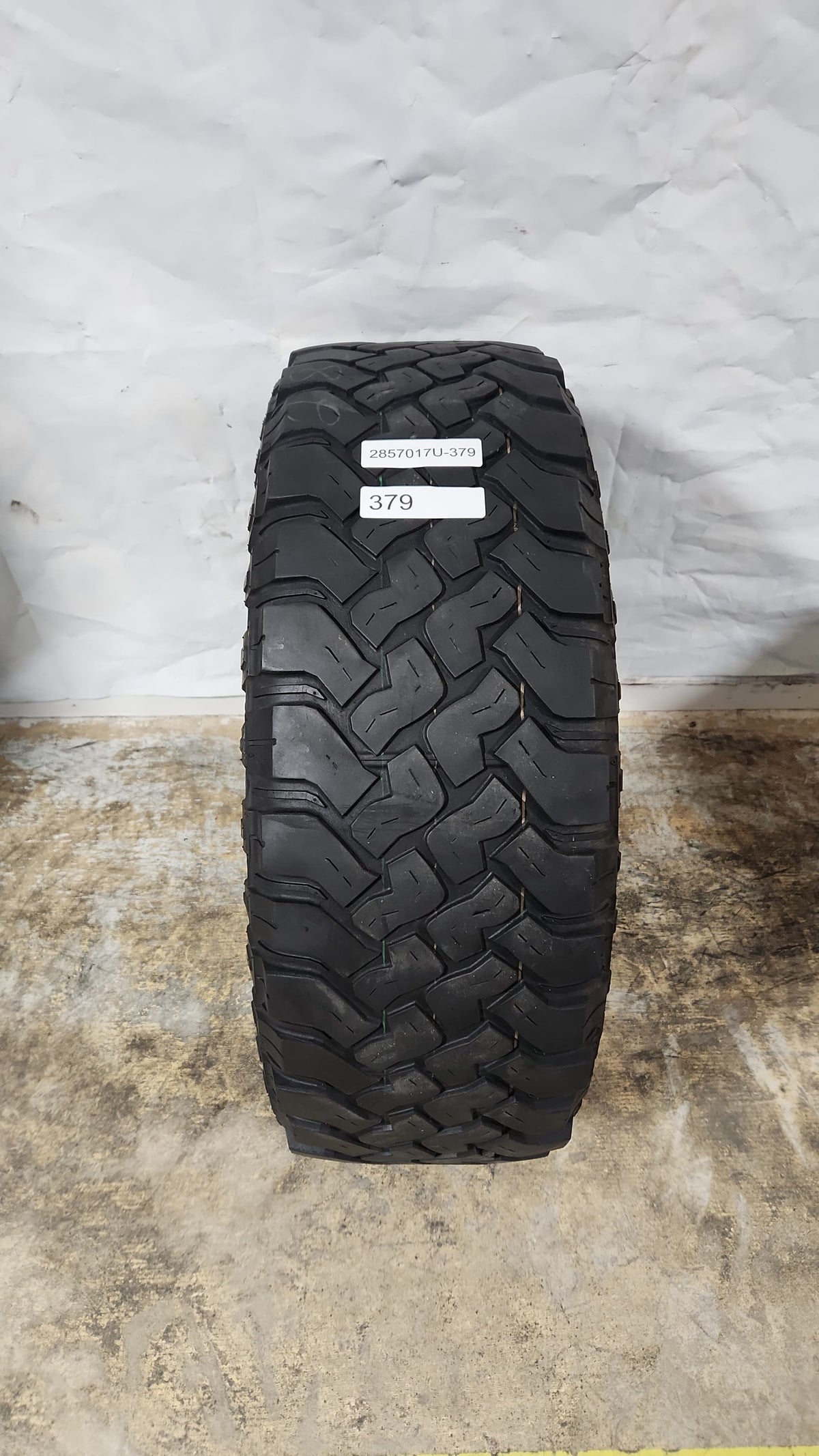 Used Tire - 285/70R17 Falken Wildpeak M/T 01