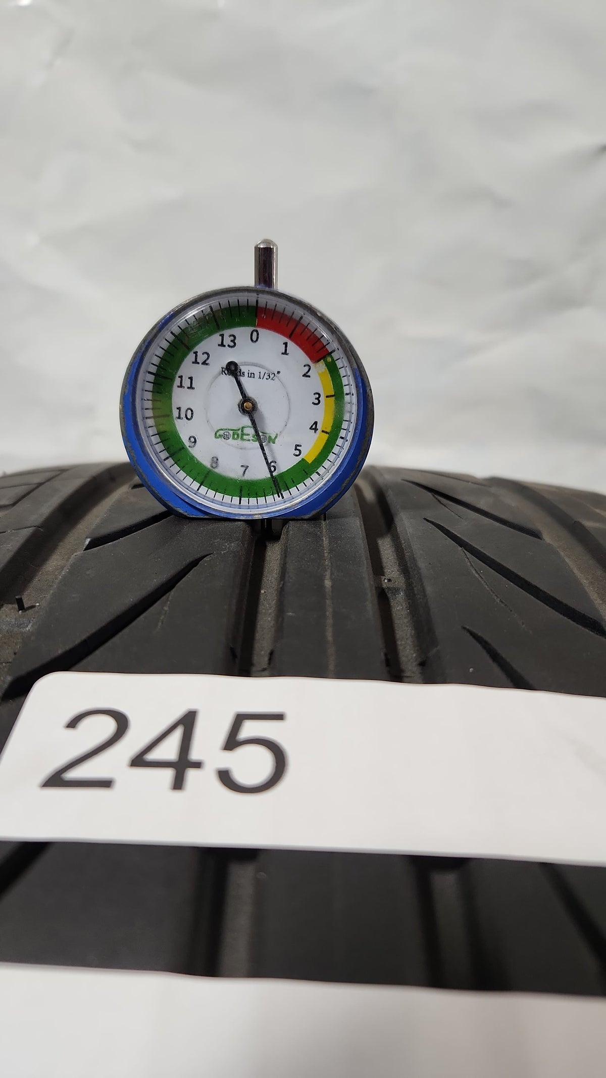 [USED] Set of 2 - 225/30R22 Delinte Thunder D7 Tires 6/32