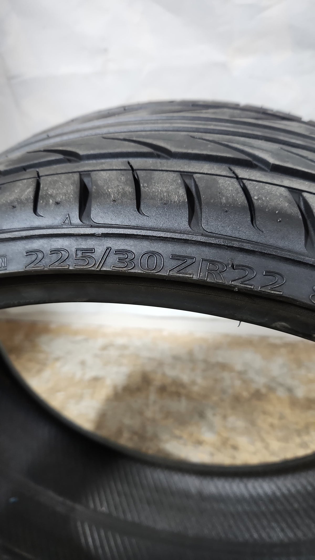 [USED] Set of 2 - 225/30R22 Delinte Thunder D7 Tires 6/32