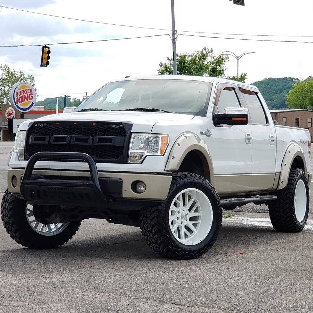 2009 Ford F-150 4x4 King Ranch Packages - Tires and Engine Performance